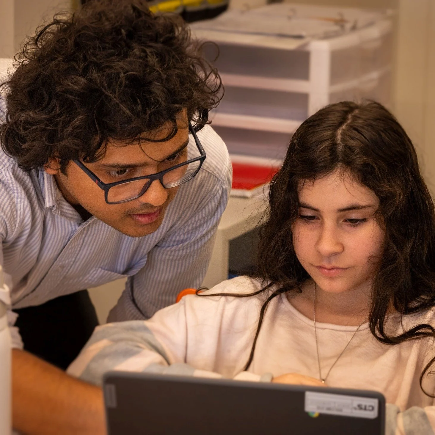Moments like these happen every day at Kindle.

Teachers work side-by-side with students to check in on progress, set goals, and tackle challenges together. It&rsquo;s one of the many ways we make learning personal &mdash; helping each Kindler find t
