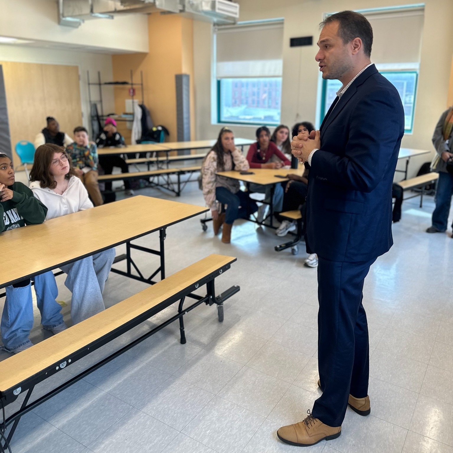 We were honored to welcome Jersey City Mayor-Elect and current City Councilman James Solomon to Kindle today!

Mayor-Elect Solomon spoke with a group of our students about his journey to becoming Mayor and spent nearly an hour answering their thought