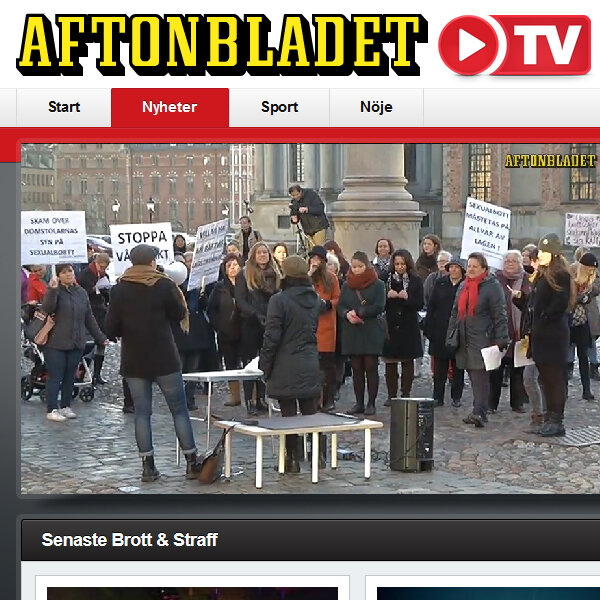 Här demonstrerar de för Sandra