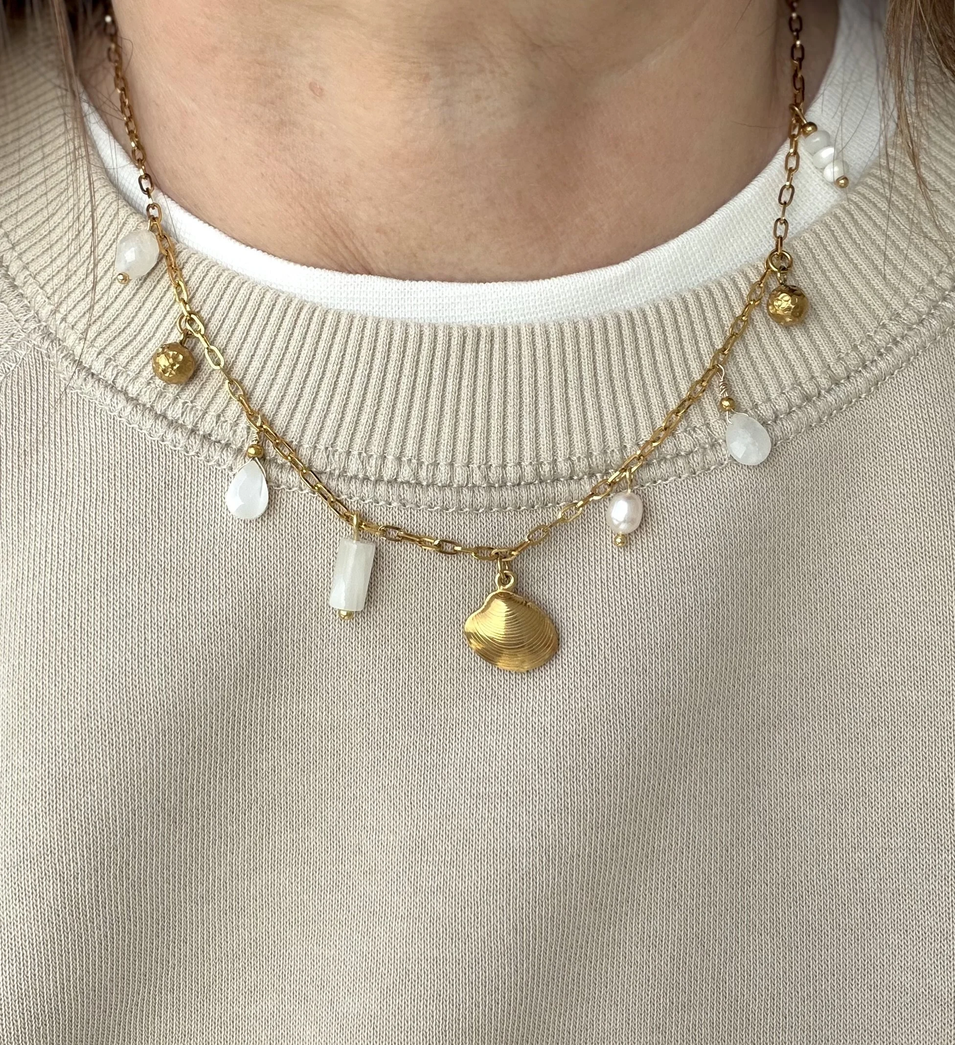 Collier MANUELLA Pierre de lune-Nacre-Perle d'eau douce