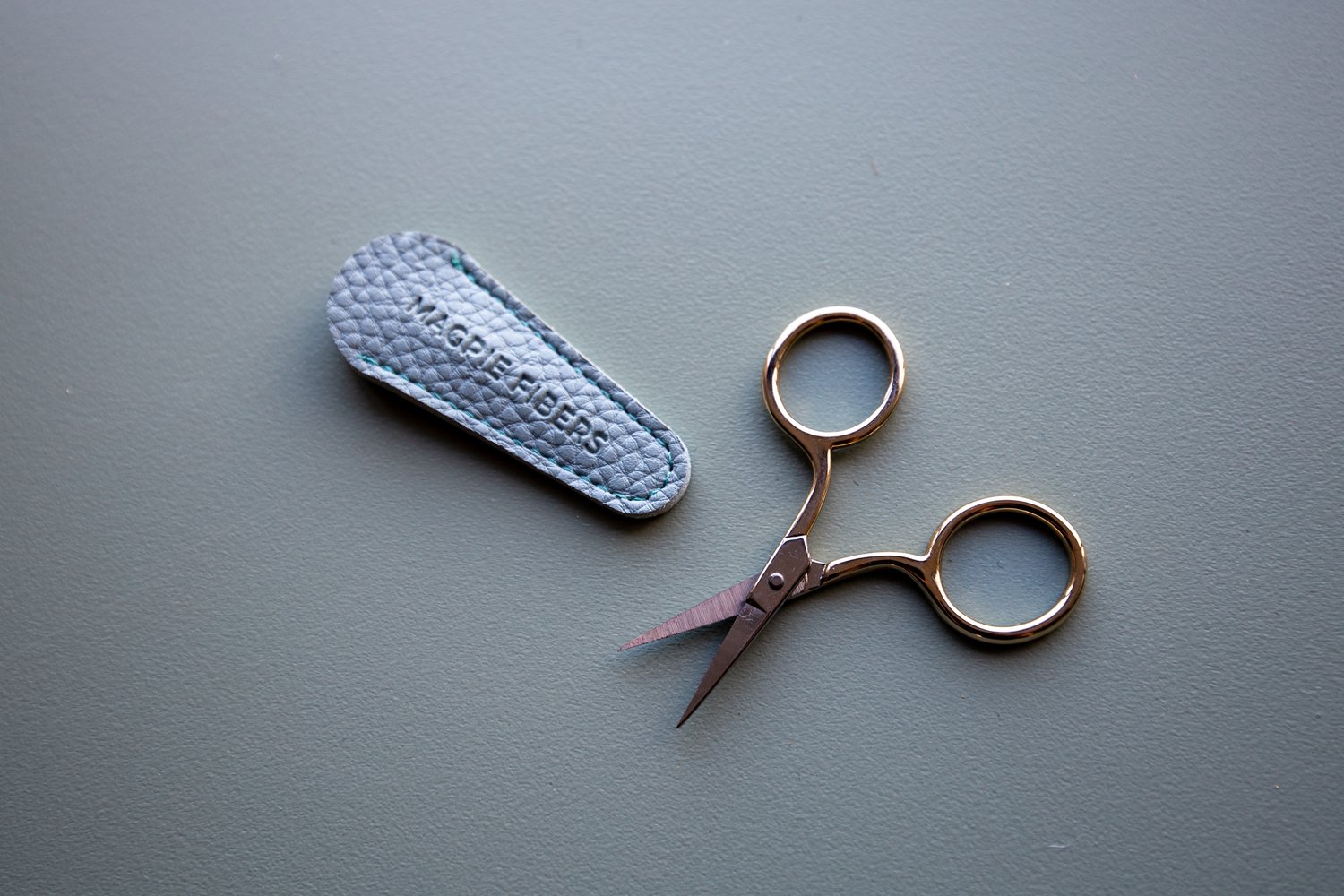 Gold Scissors — Magpie Fibers