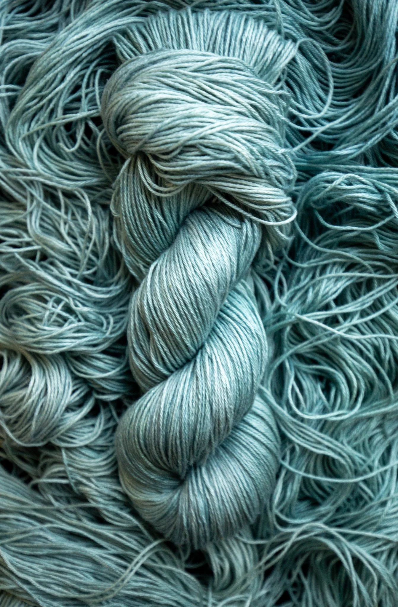 Magpie (Equinox Sport) - Dye Lot Rebel