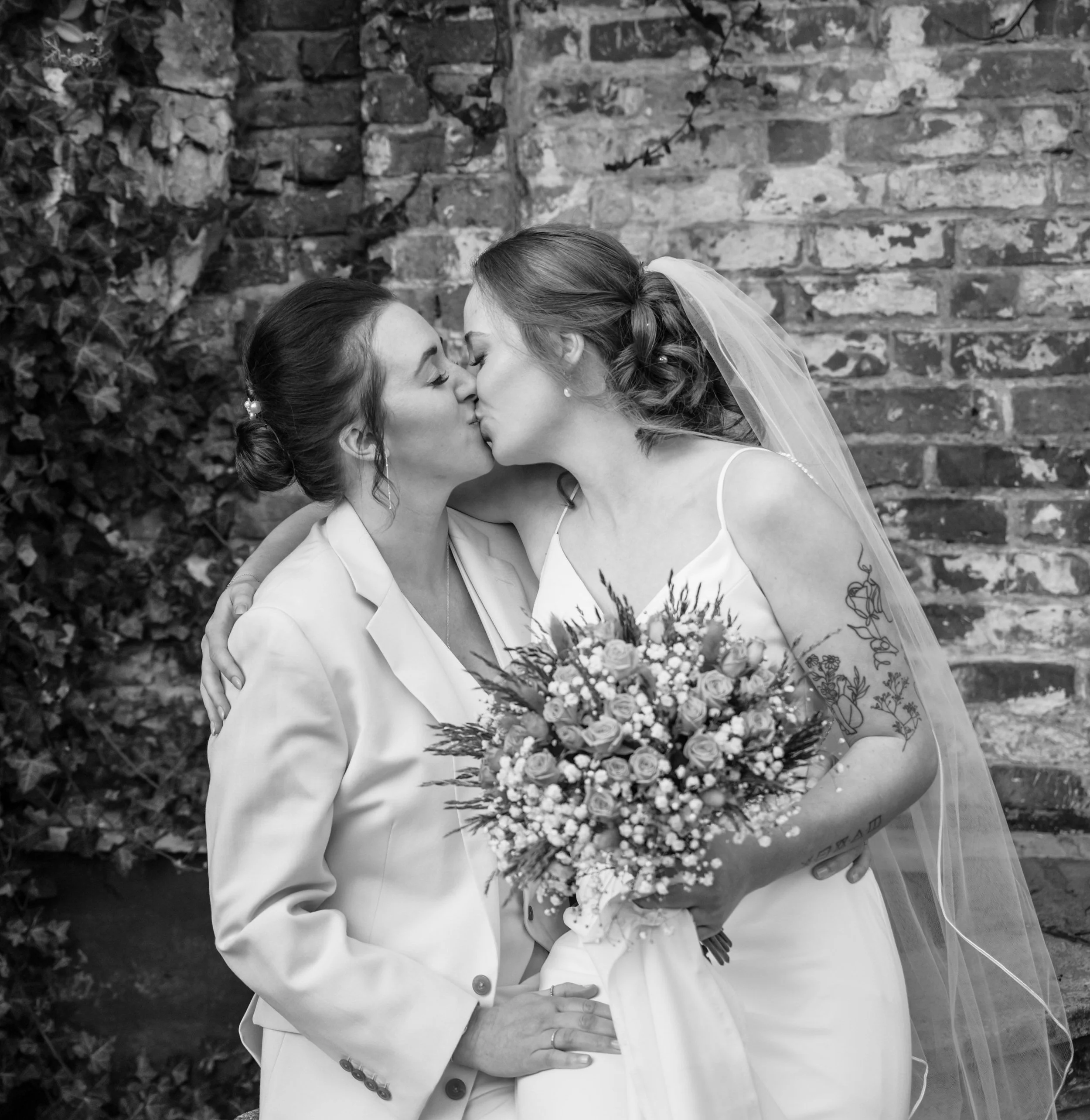 Lucy&Kirsty-263.jpg