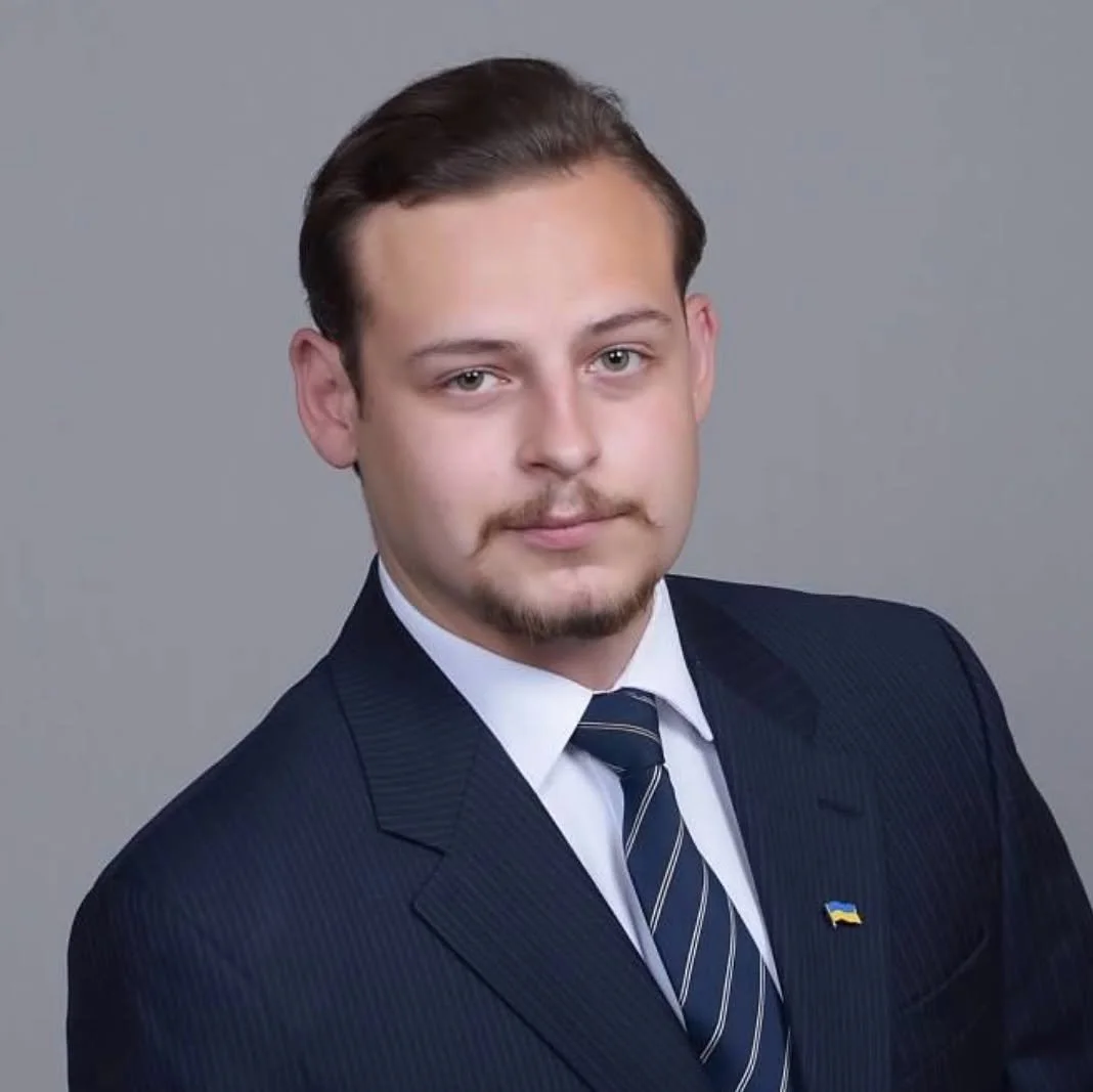 Yuriy Kmiotek