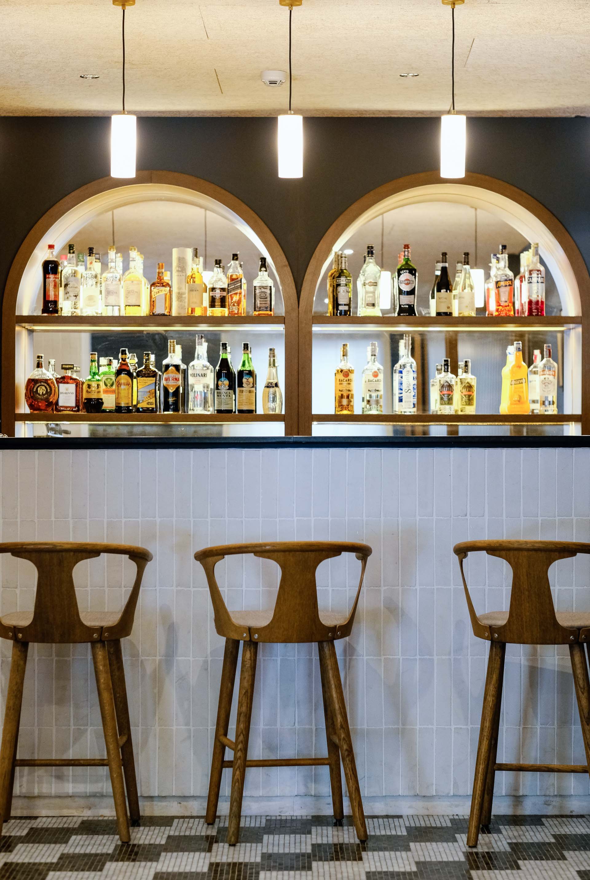 The Club House is a beautiful hotel located in Rome where I completely redesign every space of the structure; from the rooms to the public areas like breakfast room, reception, bar, lobby and terrace.