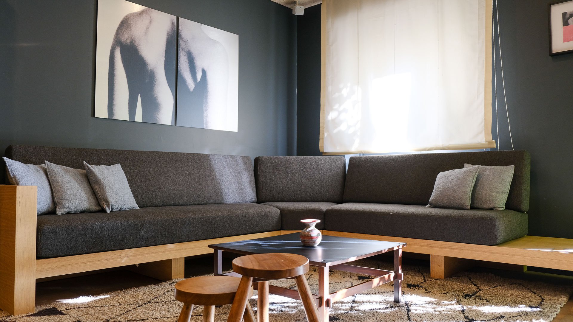 The Club House is a beautiful hotel located in Rome where I completely redesign every space of the structure; from the rooms to the public areas like breakfast room, reception, bar, lobby and terrace.