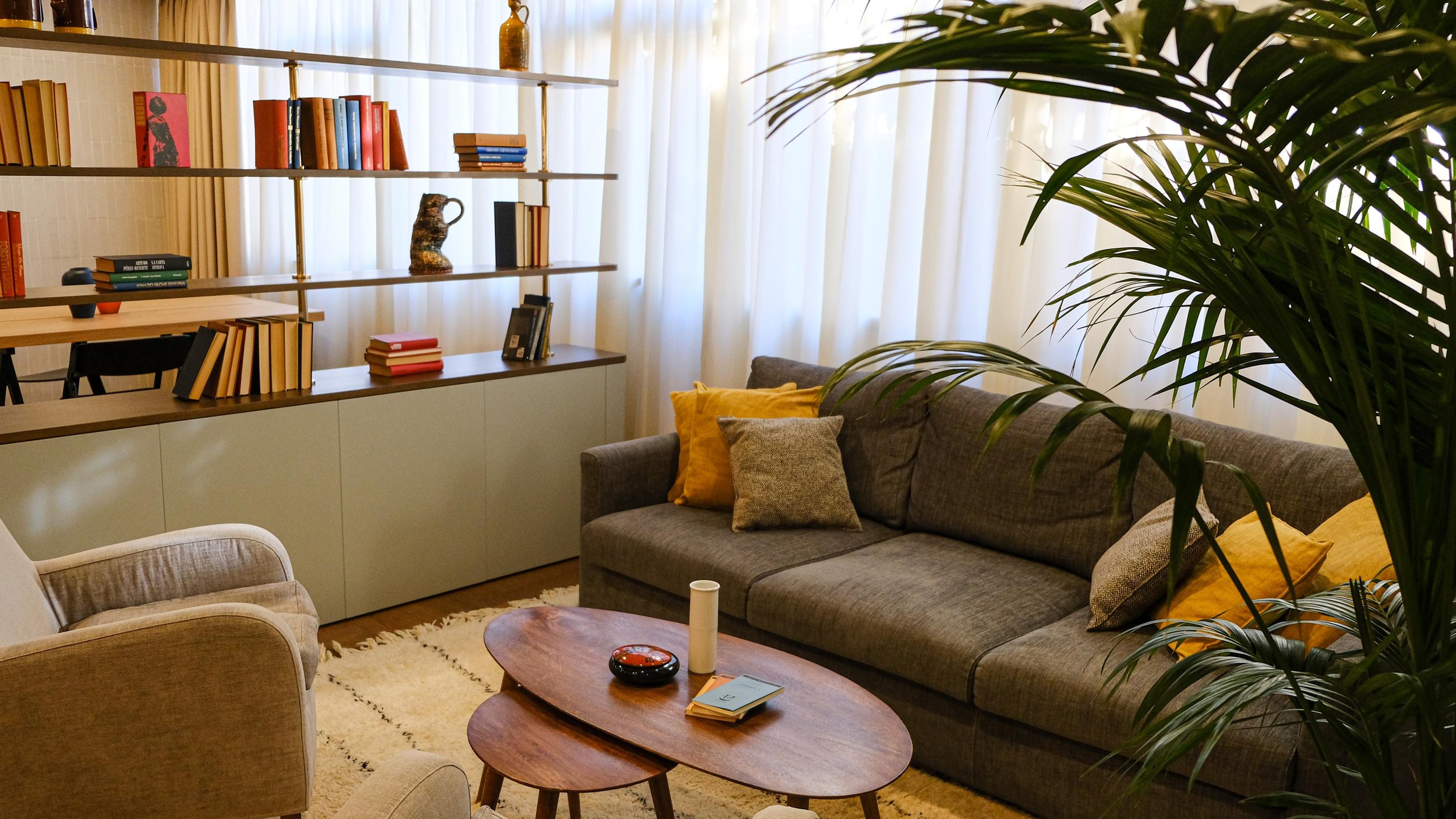 The Club House is a beautiful hotel located in Rome where I completely redesign every space of the structure; from the rooms to the public areas like breakfast room, reception, bar, lobby and terrace.