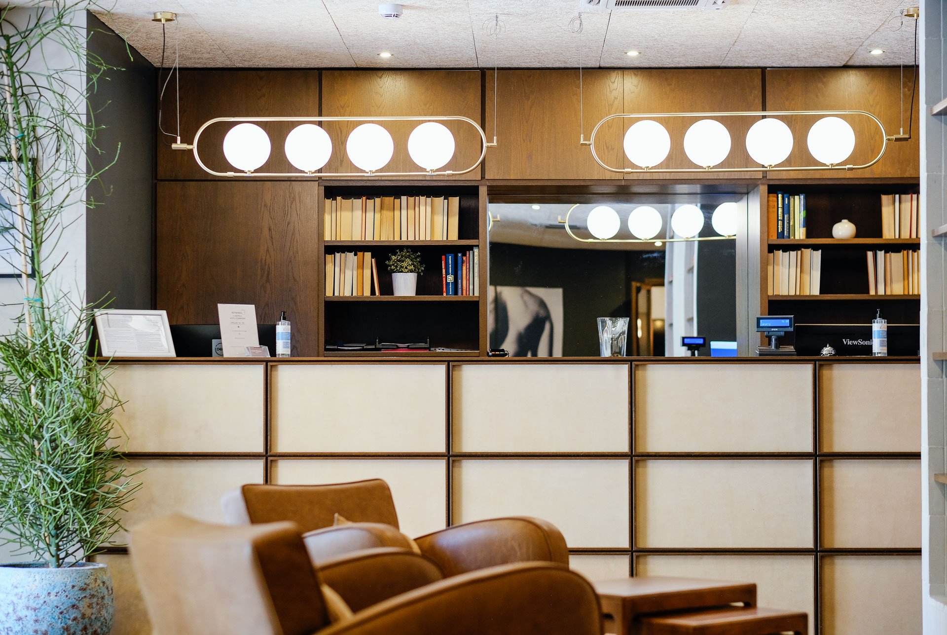 The Club House is a beautiful hotel located in Rome where I completely redesign every space of the structure; from the rooms to the public areas like breakfast room, reception, bar, lobby and terrace.
