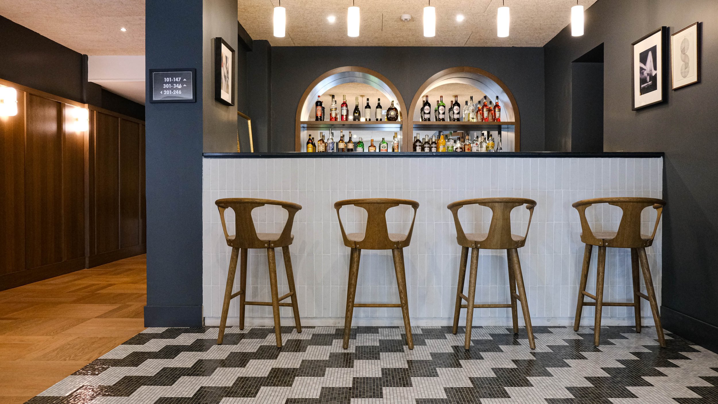 The Club House is a beautiful hotel located in Rome where I completely redesign every space of the structure; from the rooms to the public areas like breakfast room, reception, bar, lobby and terrace.