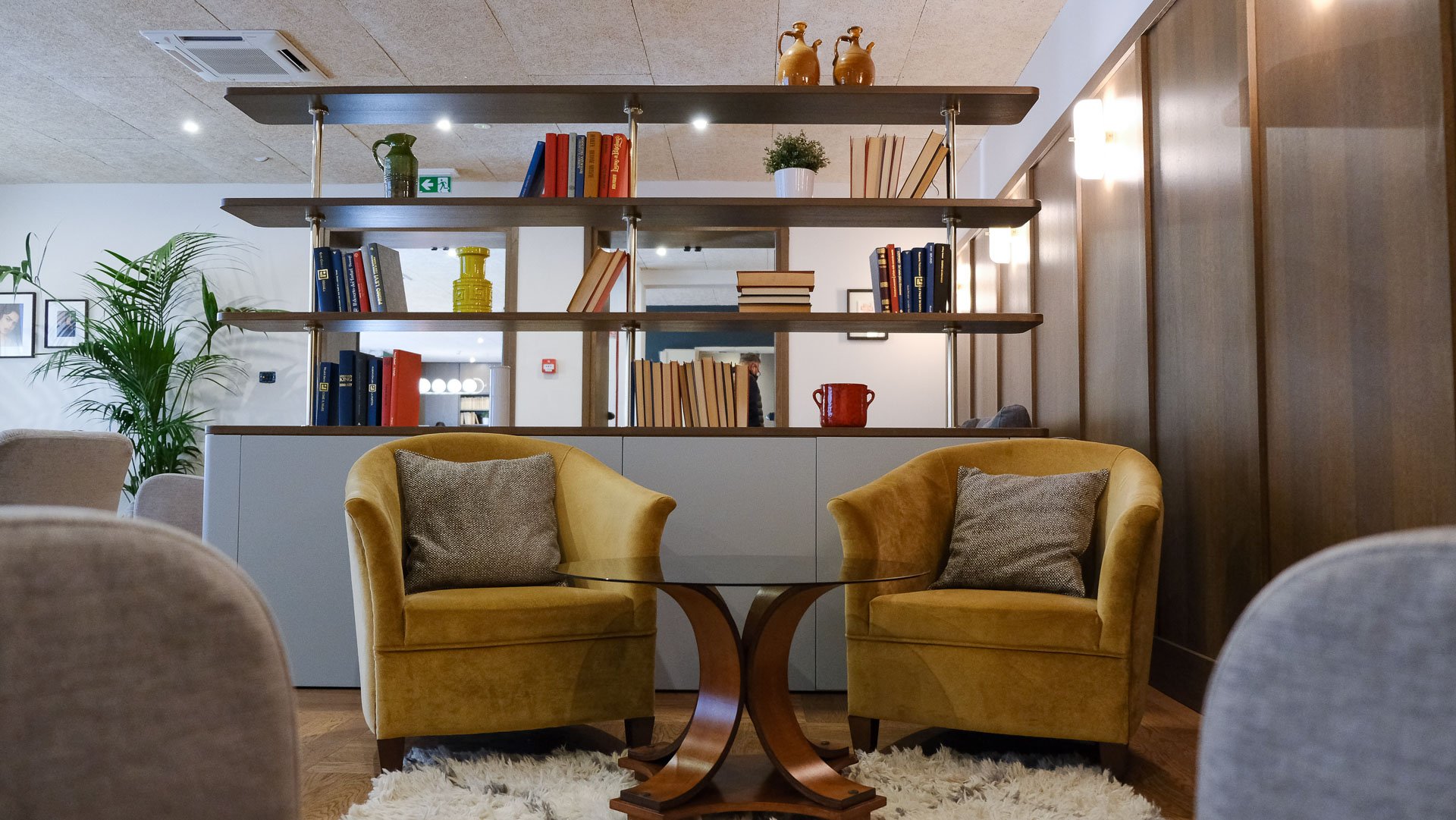 The Club House is a beautiful hotel located in Rome where I completely redesign every space of the structure; from the rooms to the public areas like breakfast room, reception, bar, lobby and terrace.