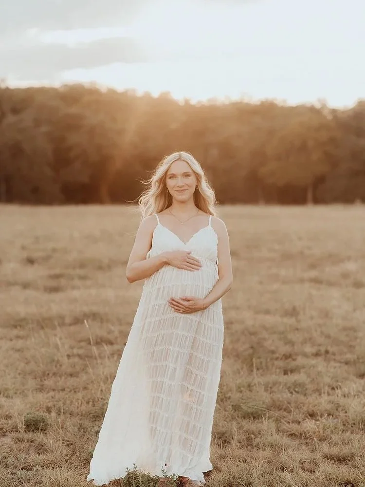 Golden hour light plus a baby bump, I mean c&rsquo;mon.
