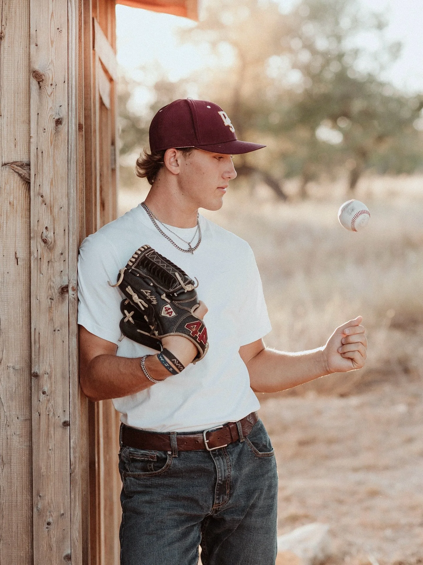 Every chapter is special, but turning this page tugs on my heartstrings a little too much. #seniorportraits