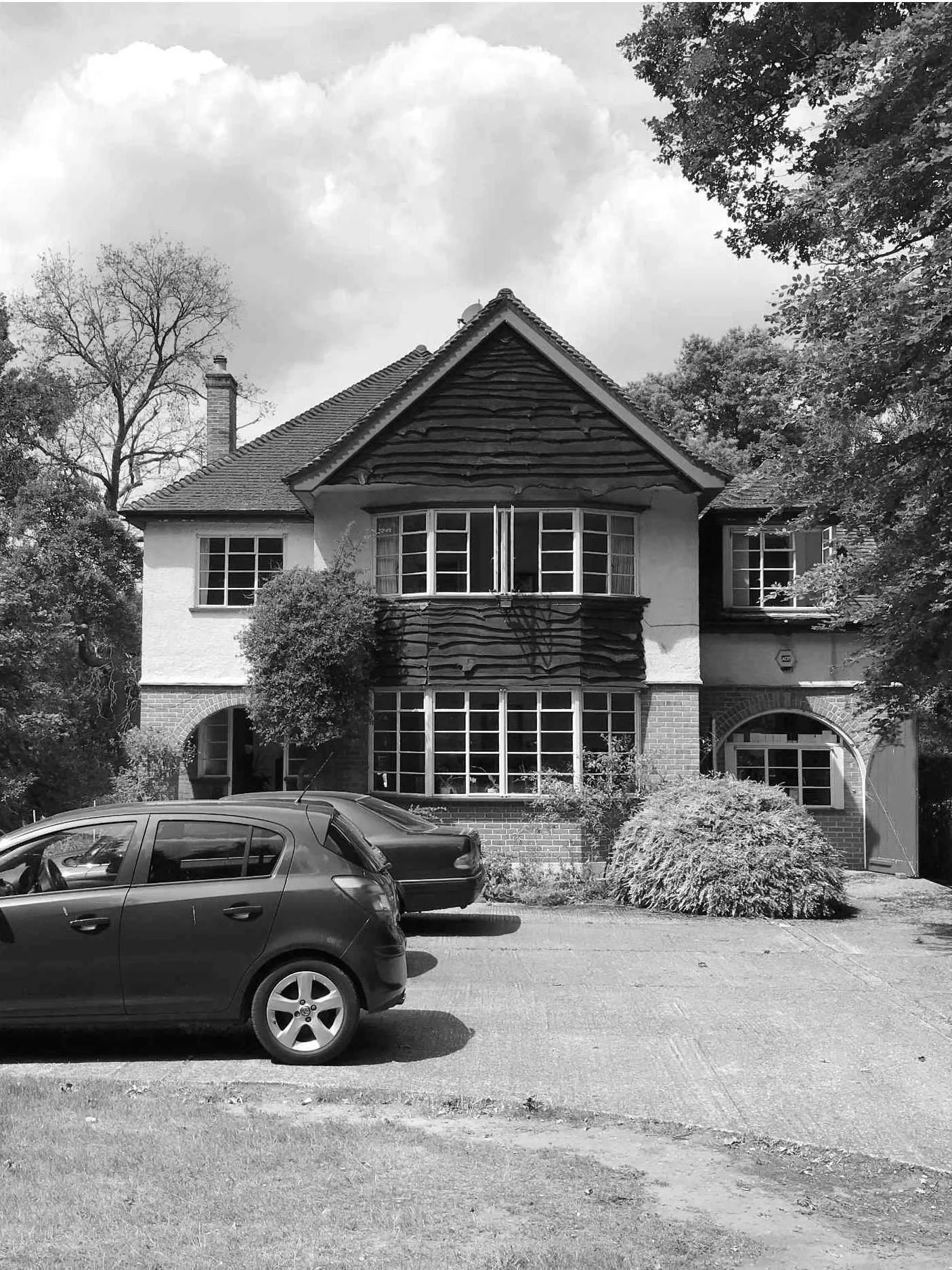 Hillcrest-house-green-belt-ottershaw-surrey-existing.jpg