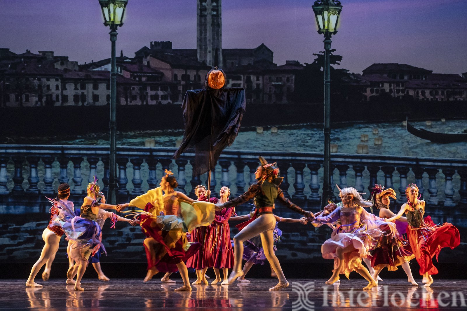 2021-22-romeo-and-juliet 1.jpeg