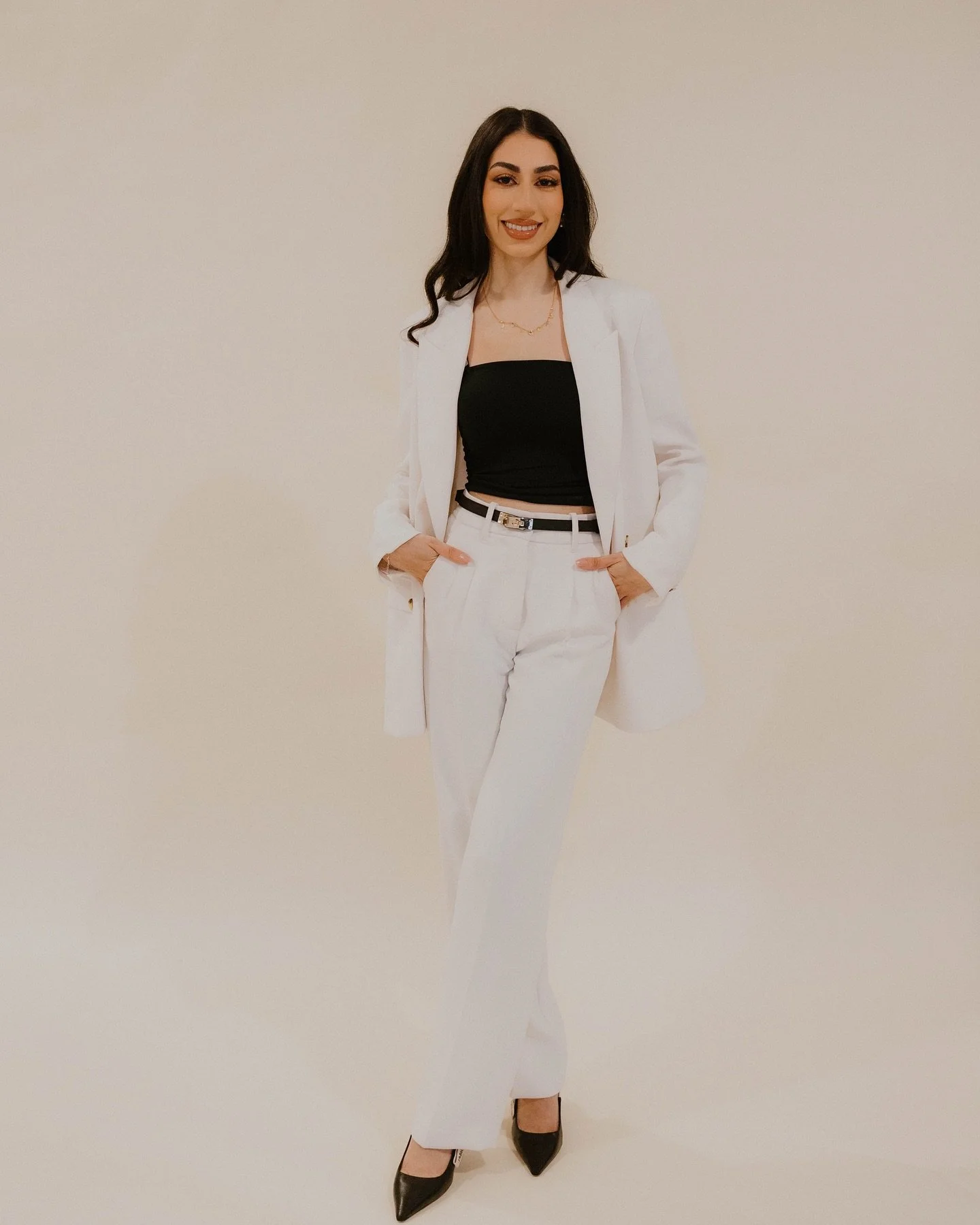 With so many new faces on this page, I thought I would reintroduce myself🤍 My name is Manpreet, and I am a freelance makeup artist based in Surrey, BC. I have been passionate about beauty, fashion, and self-care for as long as I can remember. Growin