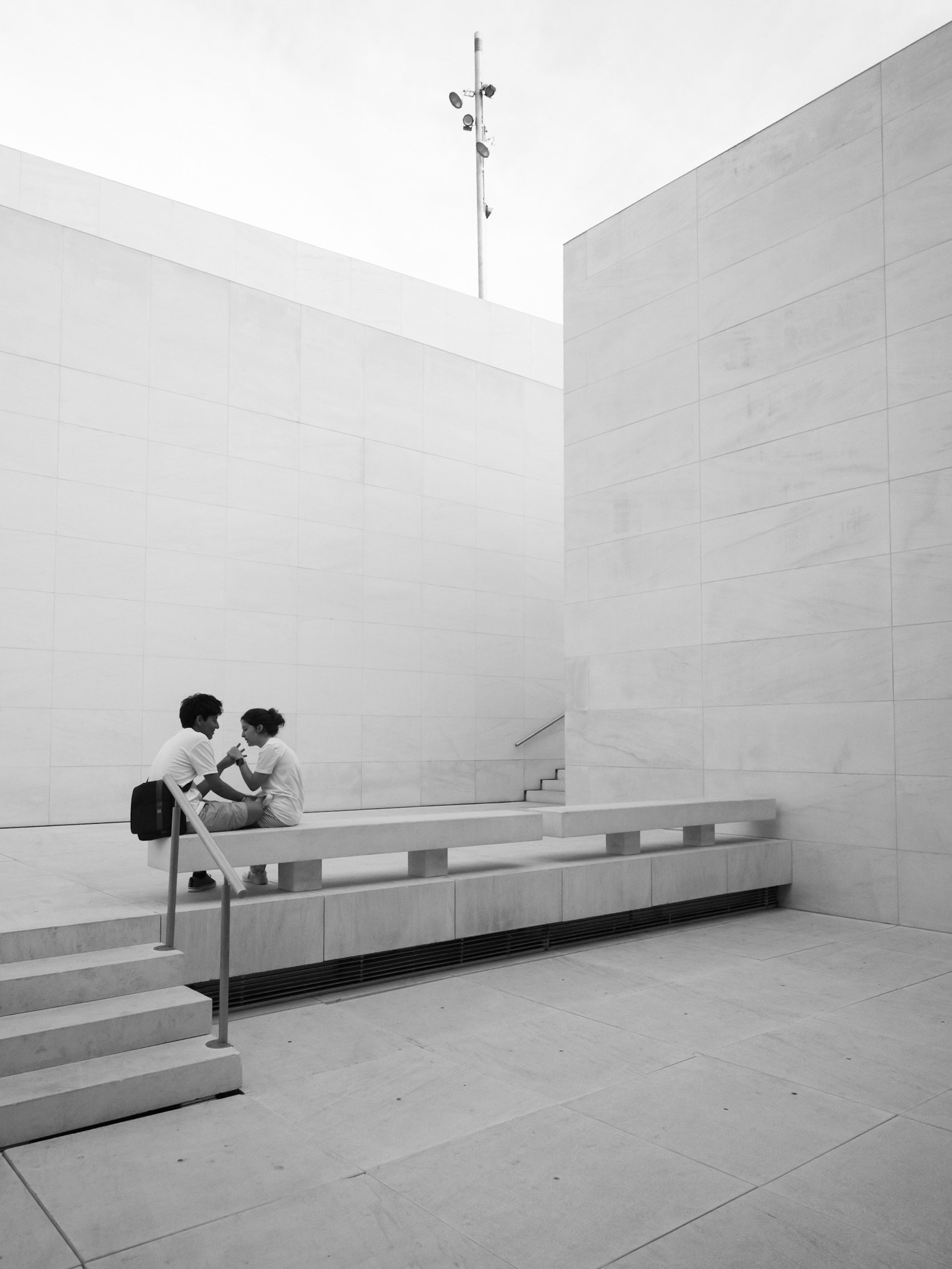Pairs&hellip; #leicam10p #leicastreetphotography #leicaphotographer #streetphotobcn #streetphotographersfdn