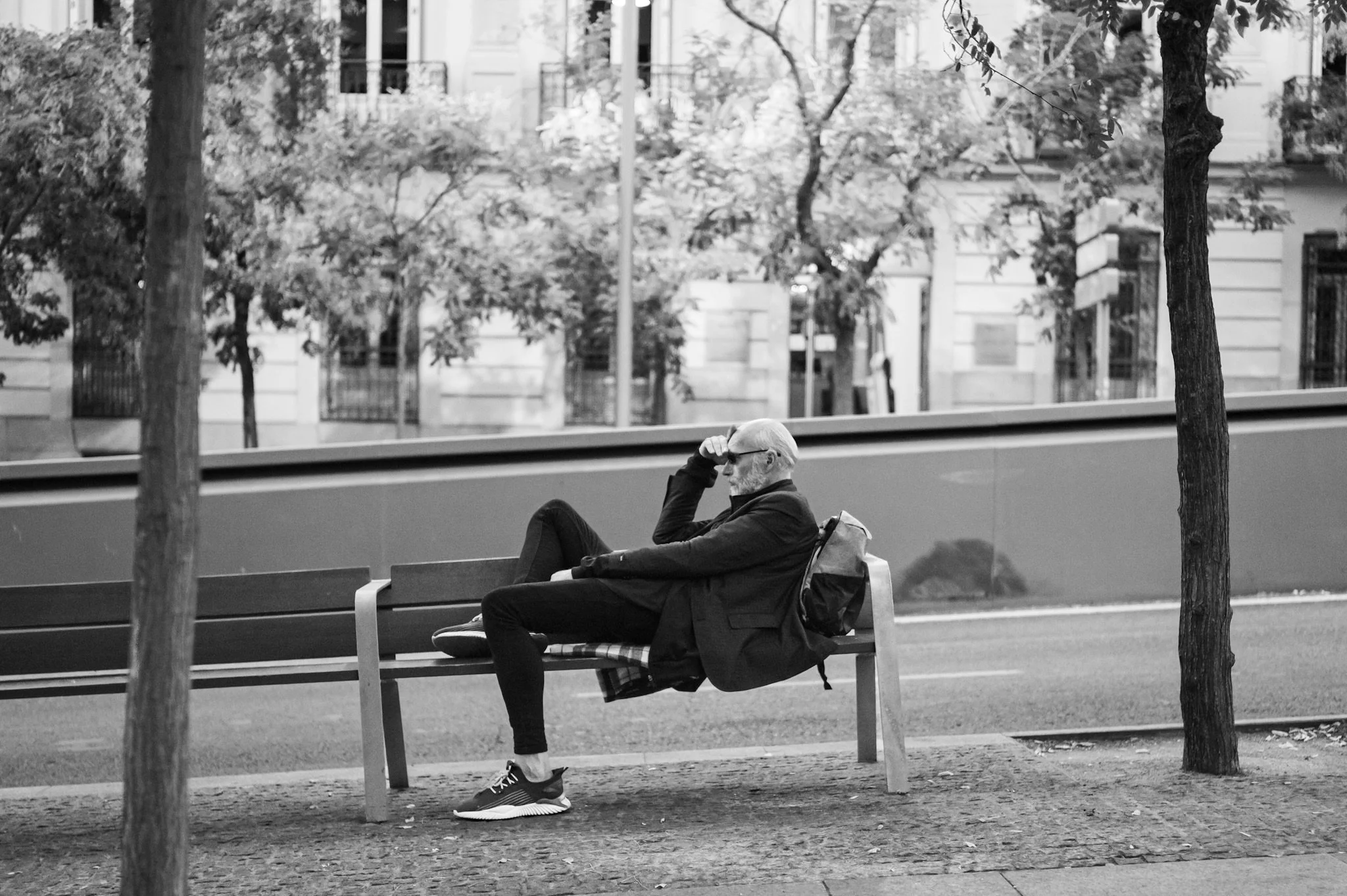 &ldquo;El Pensador&rdquo;, pero no de Rodin m&aacute;s bien de Salamanca&hellip;. #leicam10p #leicaphotographer #leicastreetphotography #streetphotofdn