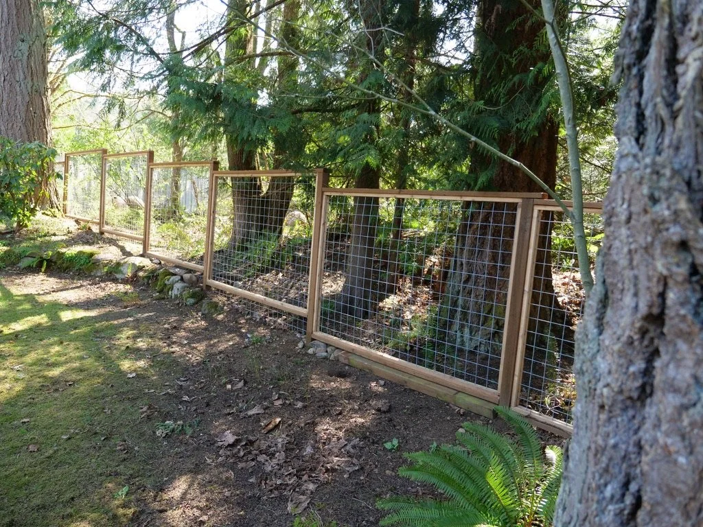 Gardenia - Galvanized Hogwire Cedar-Trimmed