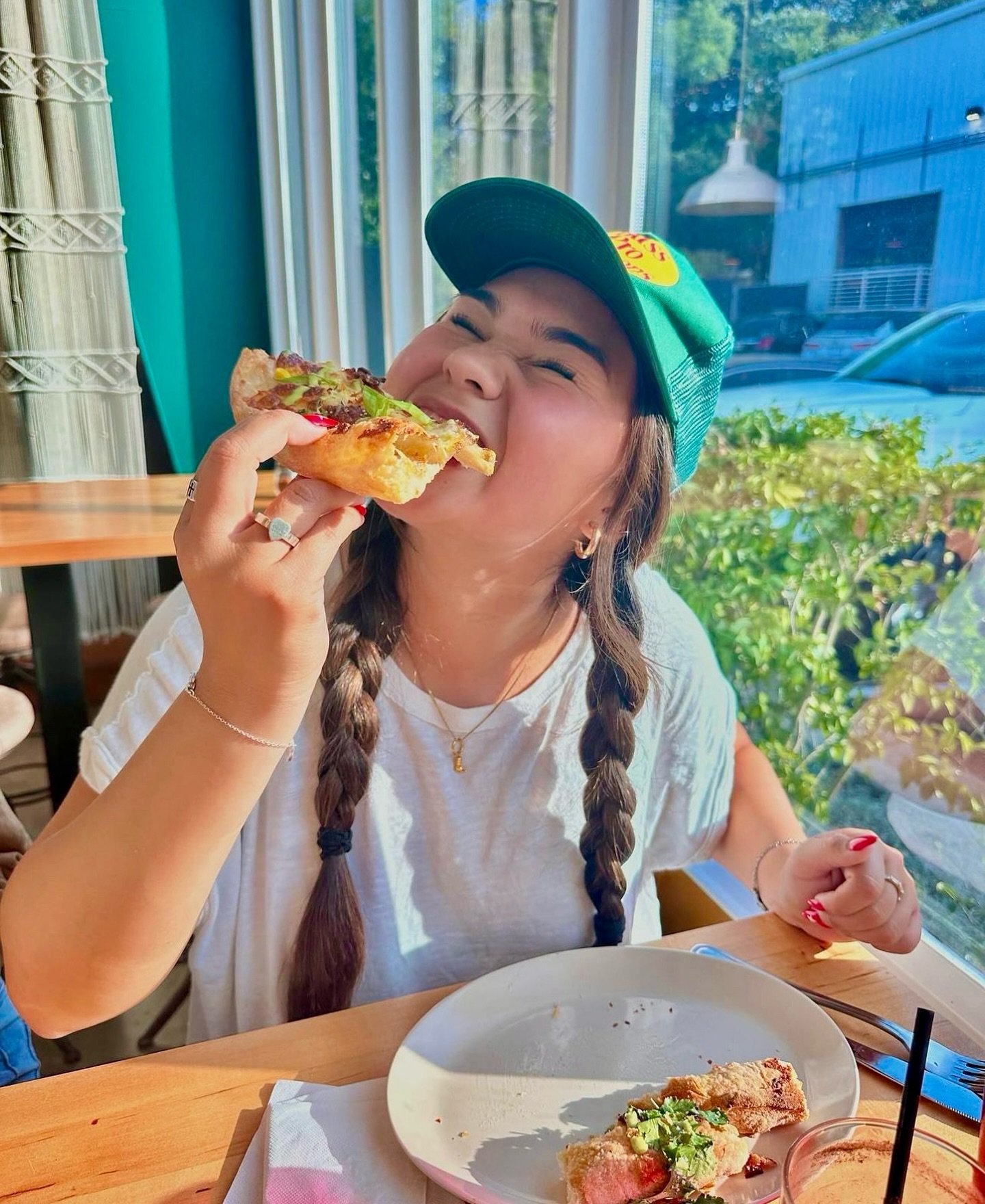 Eclipse this afternoon, so&hellip; what&rsquo;s the universe&rsquo;s encore for tonight? Happy Hour, obviously! Swing by for a pizza that&rsquo;s almost as stellar as the celestial show you&rsquo;ll witness.

📸 @audtrujillo
