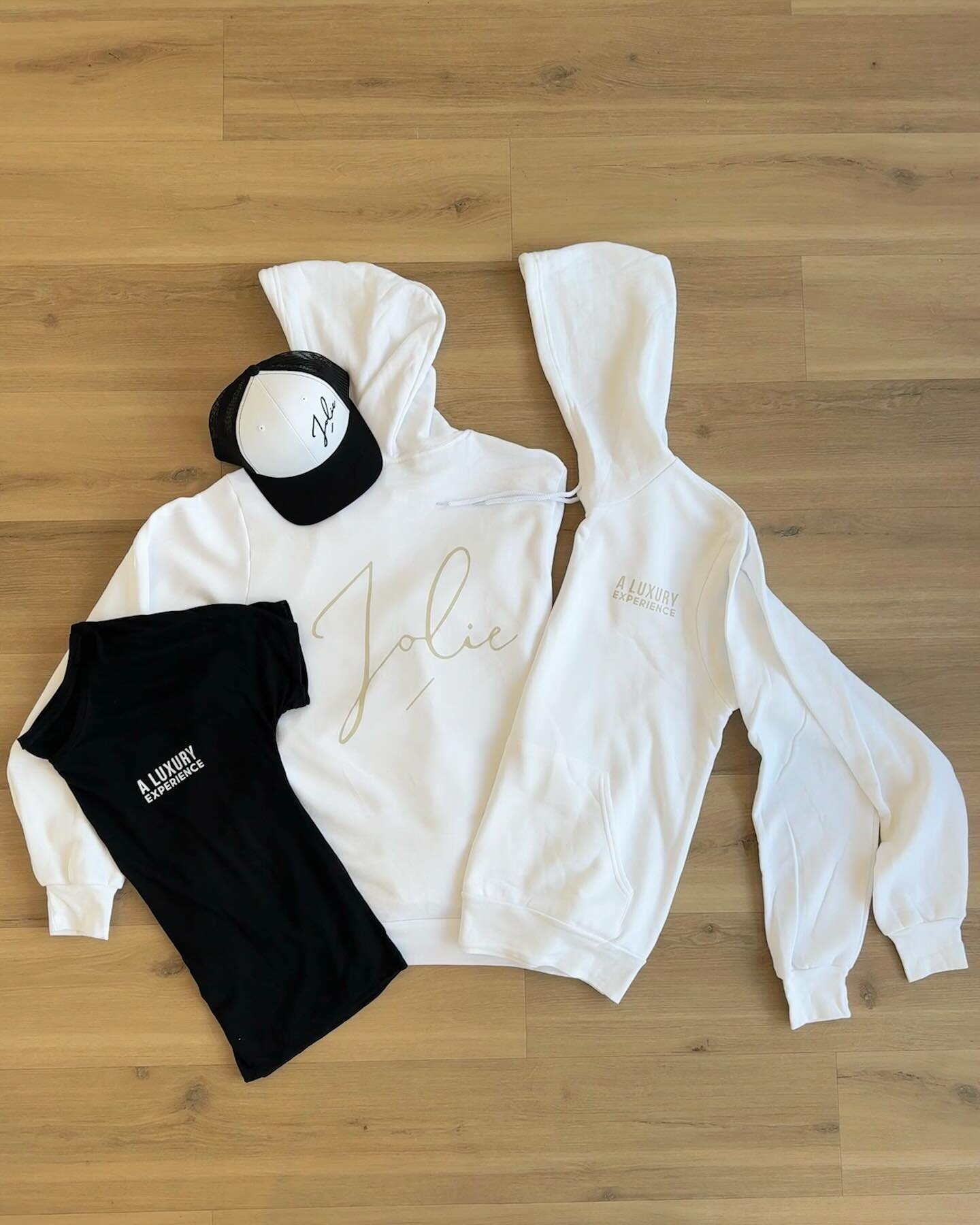 🌟NEW JOLIE MERCH ALERT🌟

Stop into the spa to pick up your new spring attire!

🌟Black slouchy &ldquo;Luxury Experience&rdquo; short sleeve shirt
&bull; sizes: small, medium, large, extra large

🌟White &ldquo;Luxury Experience&rdquo; sweatshirt
&b