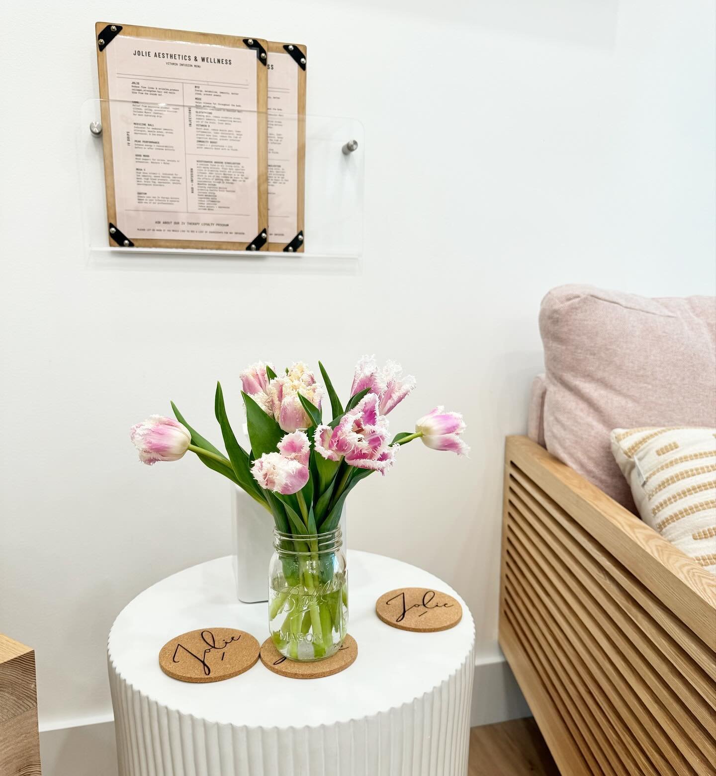 Struggling with the lasting effects of allergy season?
Drop by for a rejuvenating pick-me-up and a hydration boost. ✨

Indulge in snacks, cozy blankets, and beverages as you recharge with hydration and vital vitamins. ✨💧

Book an appointment!
- onli