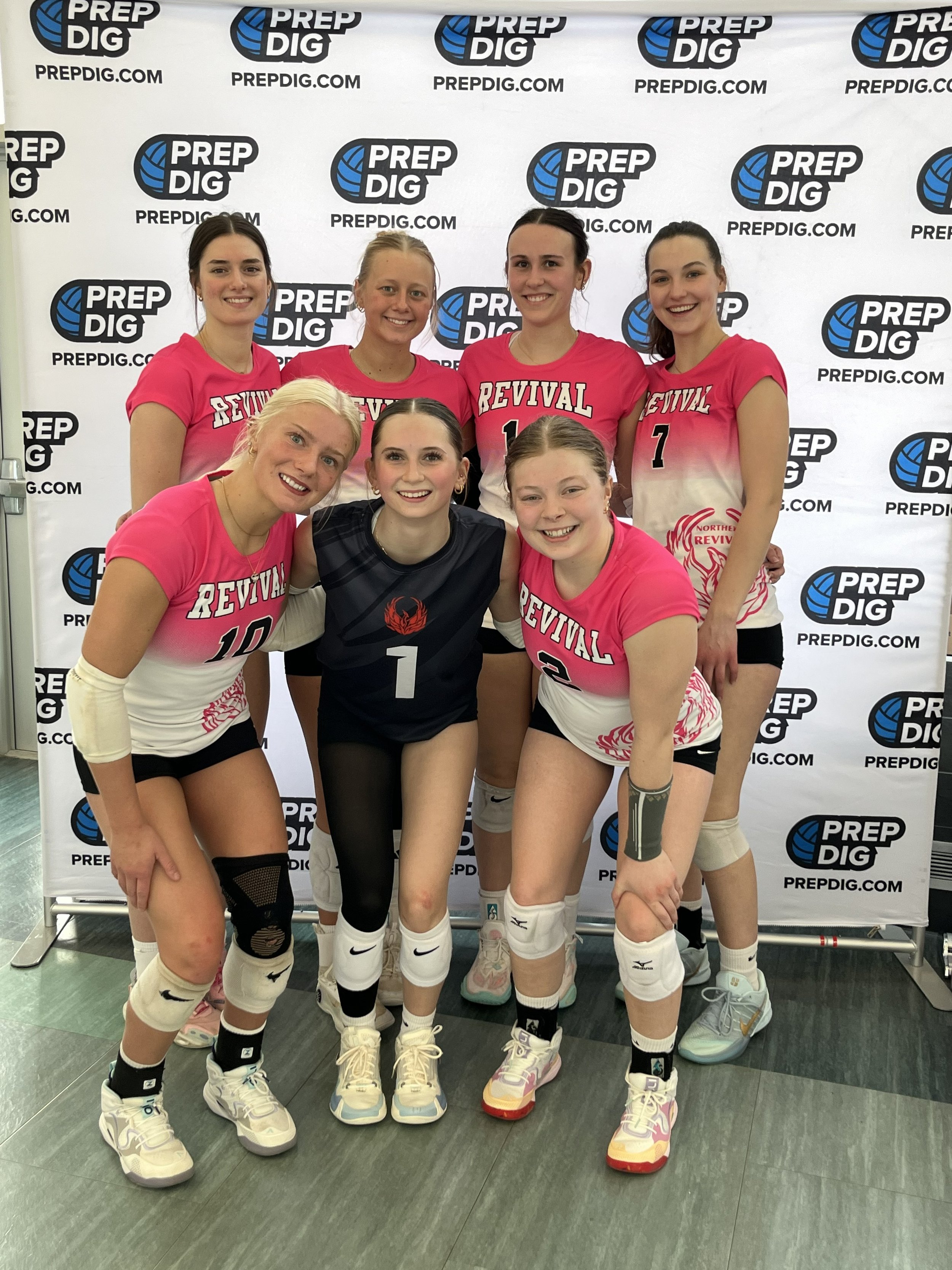 18's 7th place gold at Prep Dig Spikefest