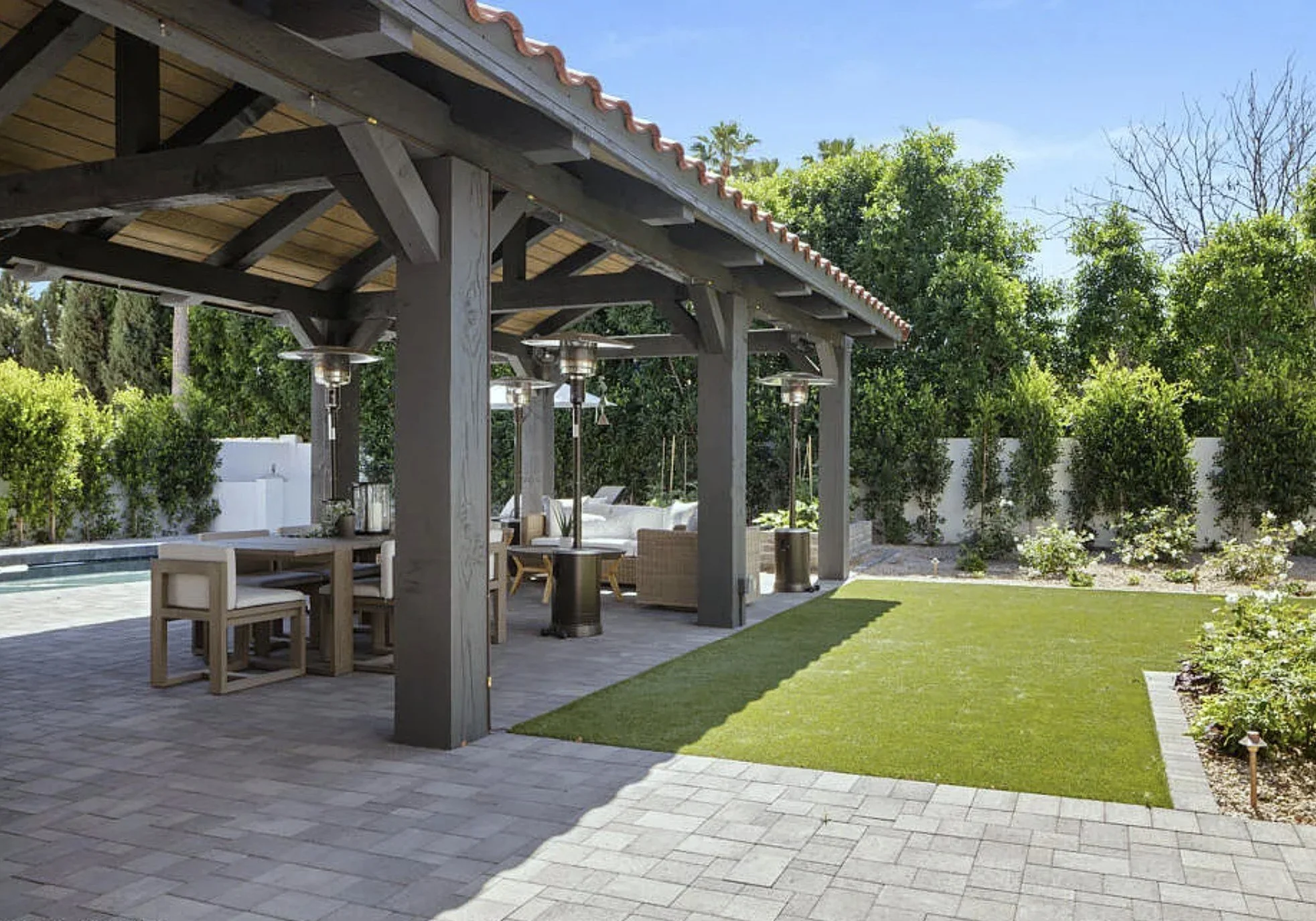 Pergola 2.jpg