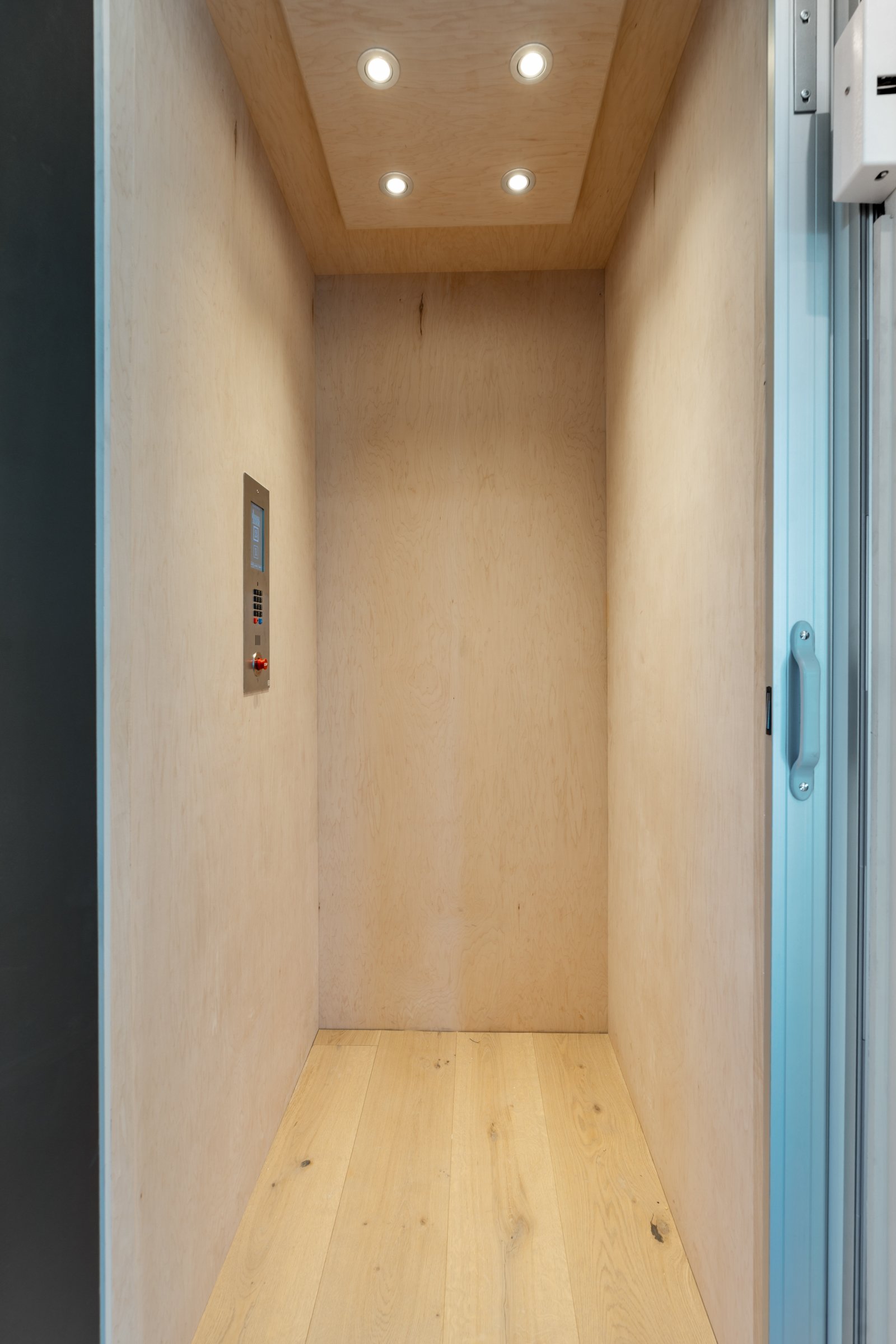 046-Elevator.jpg