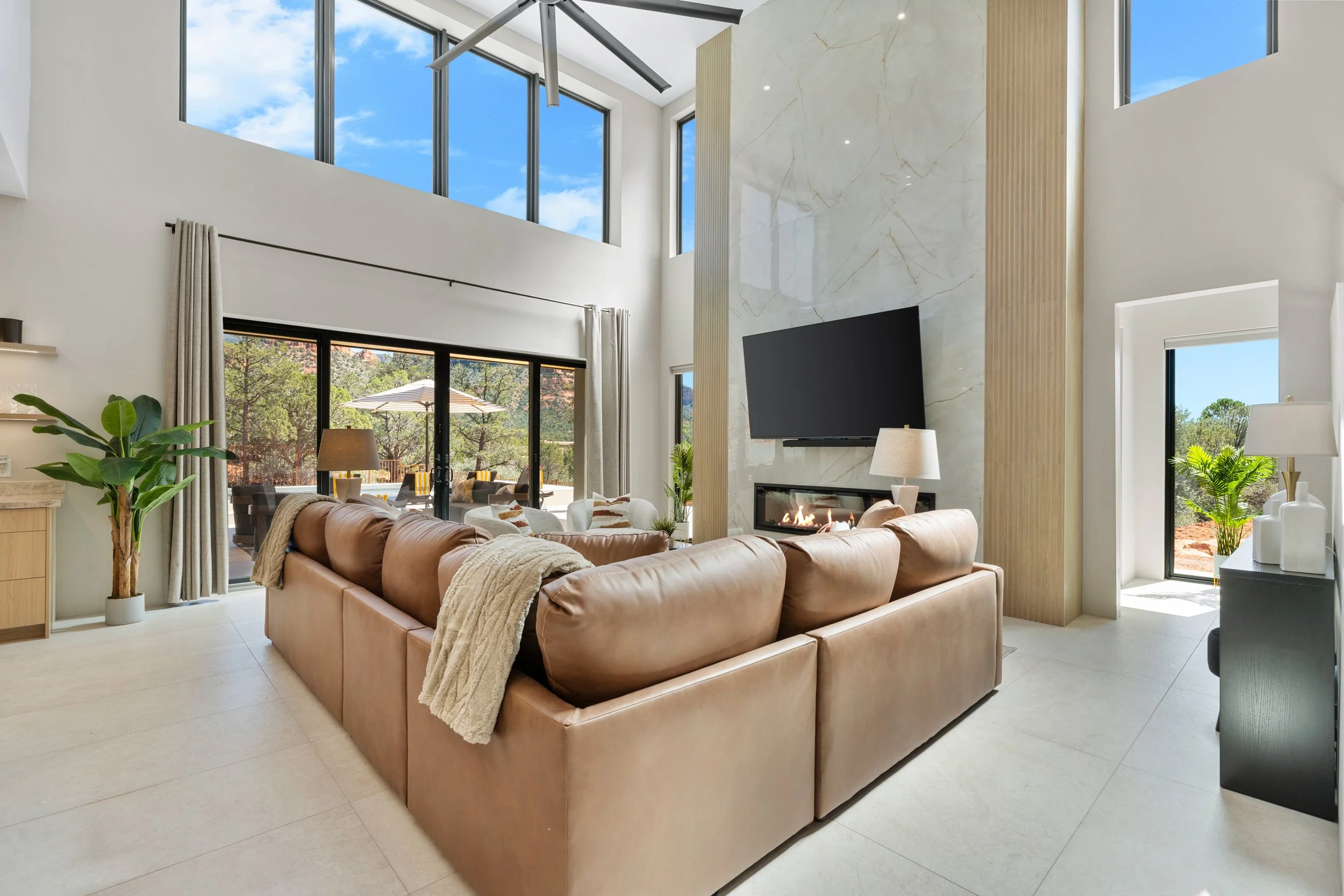 012-Living Room.jpg