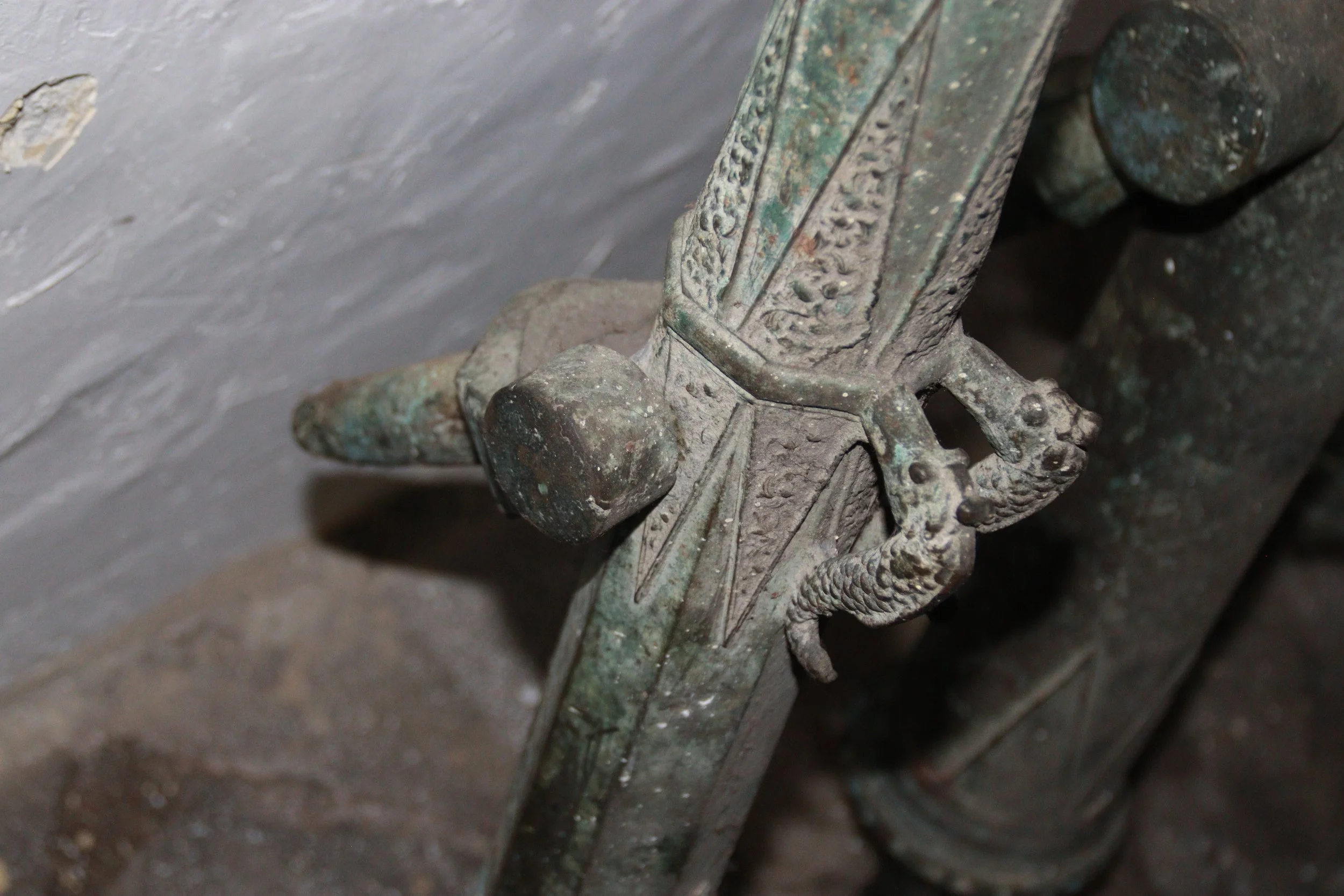 archive number: r-3-016e
object reference: 
Lentaka (Sultanate Style)
origin: Colonial Southeast Asia
date: -
notes: The ornamentation on this lantaka is common across many maritime sultanates in the Malay / Moluccan world, and features a crocodile m