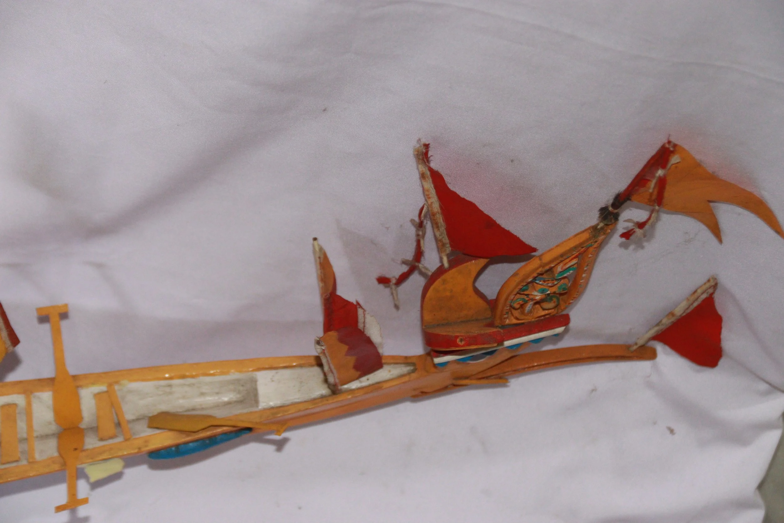 archive number: r-6-008
object reference: 
Belang Kampung Adat ____ Model
origin: Banda
date: 
notes: Belang are customary rowing boats used for centuries in Banda for a range of purposes, including naval warfare, ritual, racing and cultural events. 