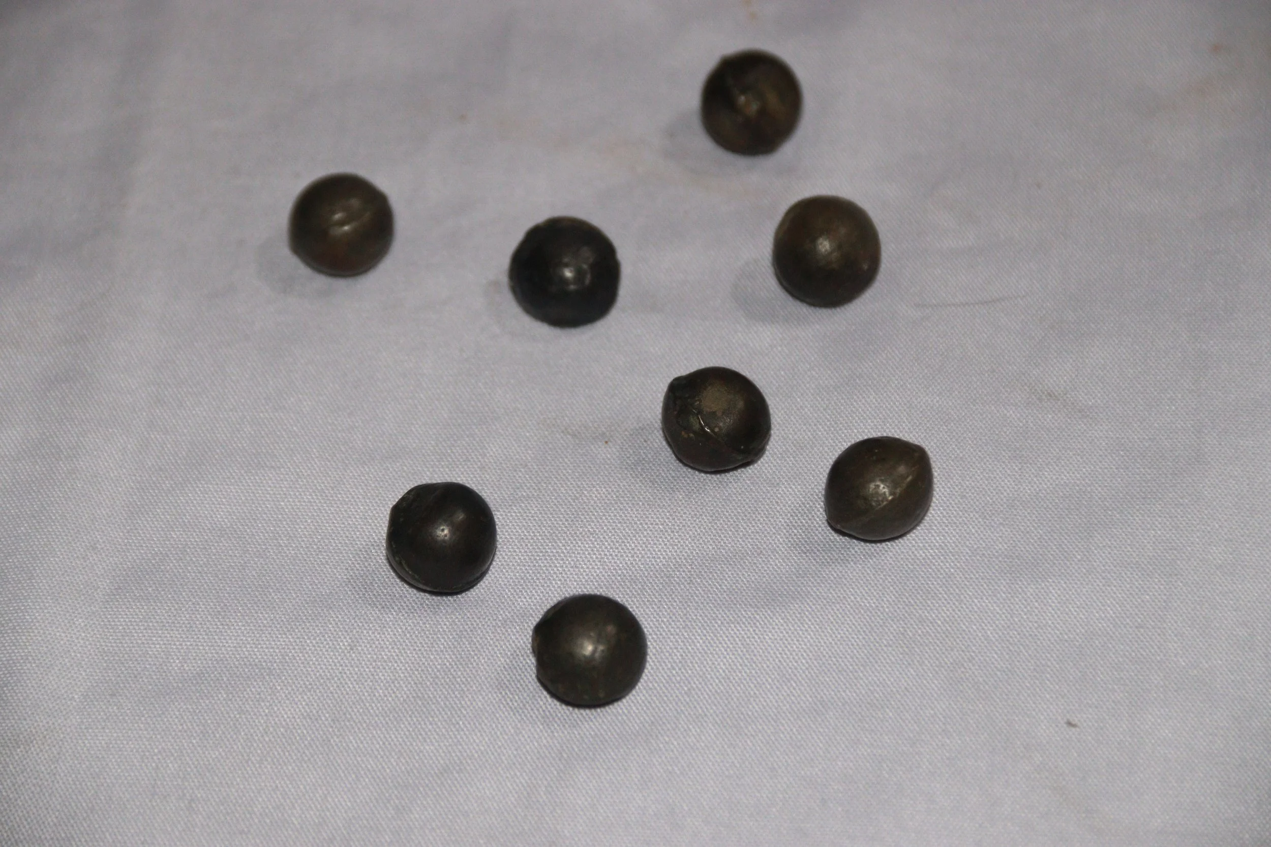 archive number: r-3-013
object reference: 
Musket Balls
origin: Europe (assumed)
date: -
notes: Ammunition for blackpowder weapons