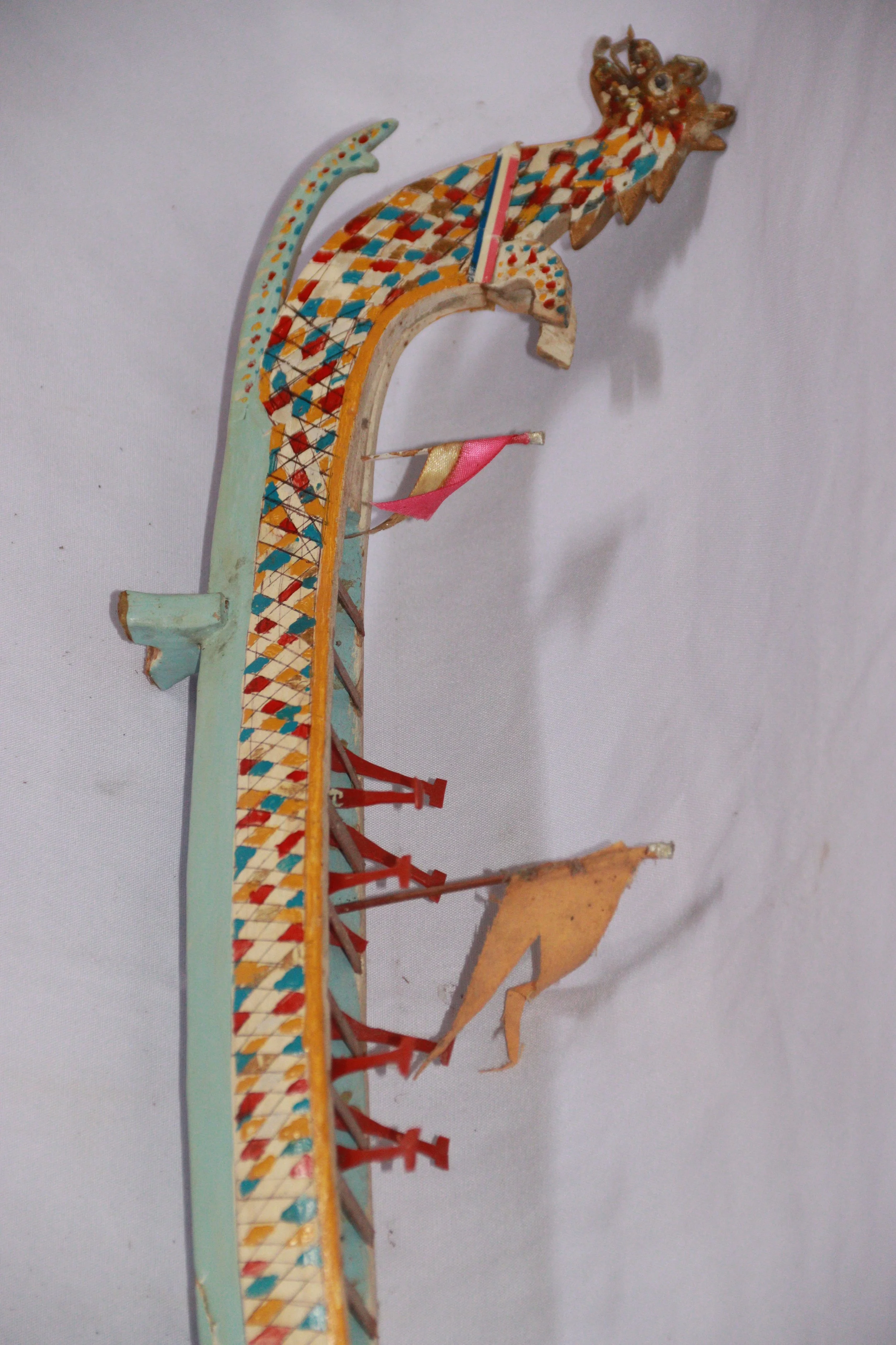 archive number: r-6-001
object reference: 
Belang Kampung Adat Ratu Model
origin: Banda
date: 
notes: Belang are customary rowing boats used for centuries in Banda for a range of purposes, including naval warfare, ritual, racing and cultural events. 