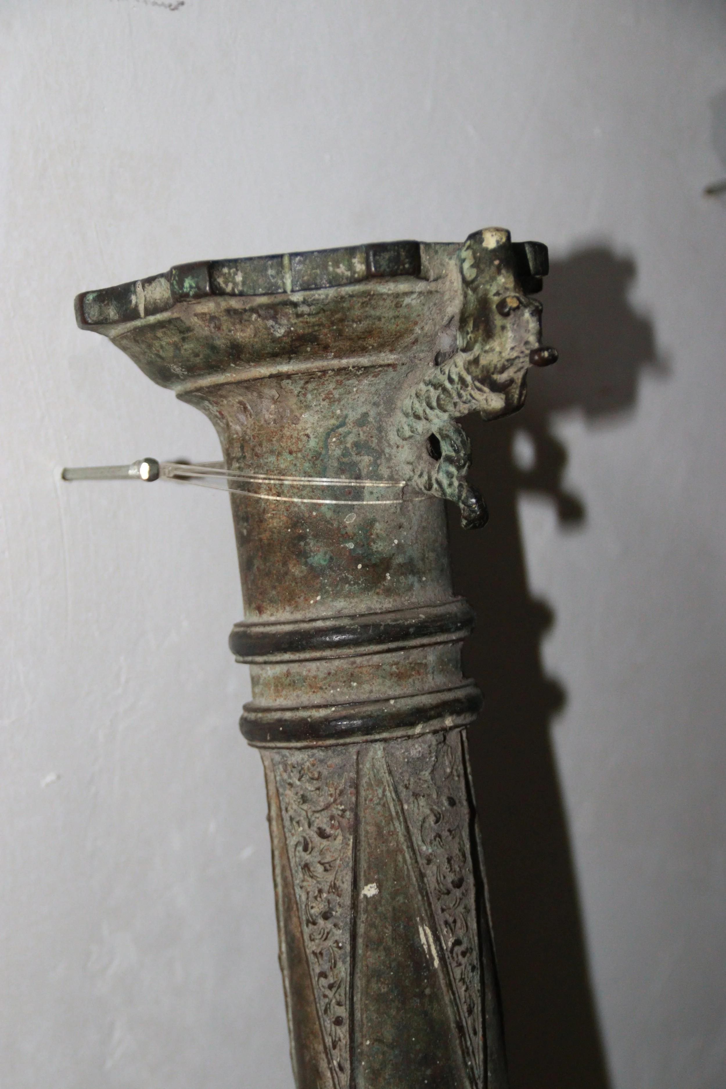 archive number: r-3-016e
object reference: 
Lentaka (Sultanate Style)
origin: Colonial Southeast Asia
date: -
notes: The ornamentation on this lantaka is common across many maritime sultanates in the Malay / Moluccan world, and features a crocodile m