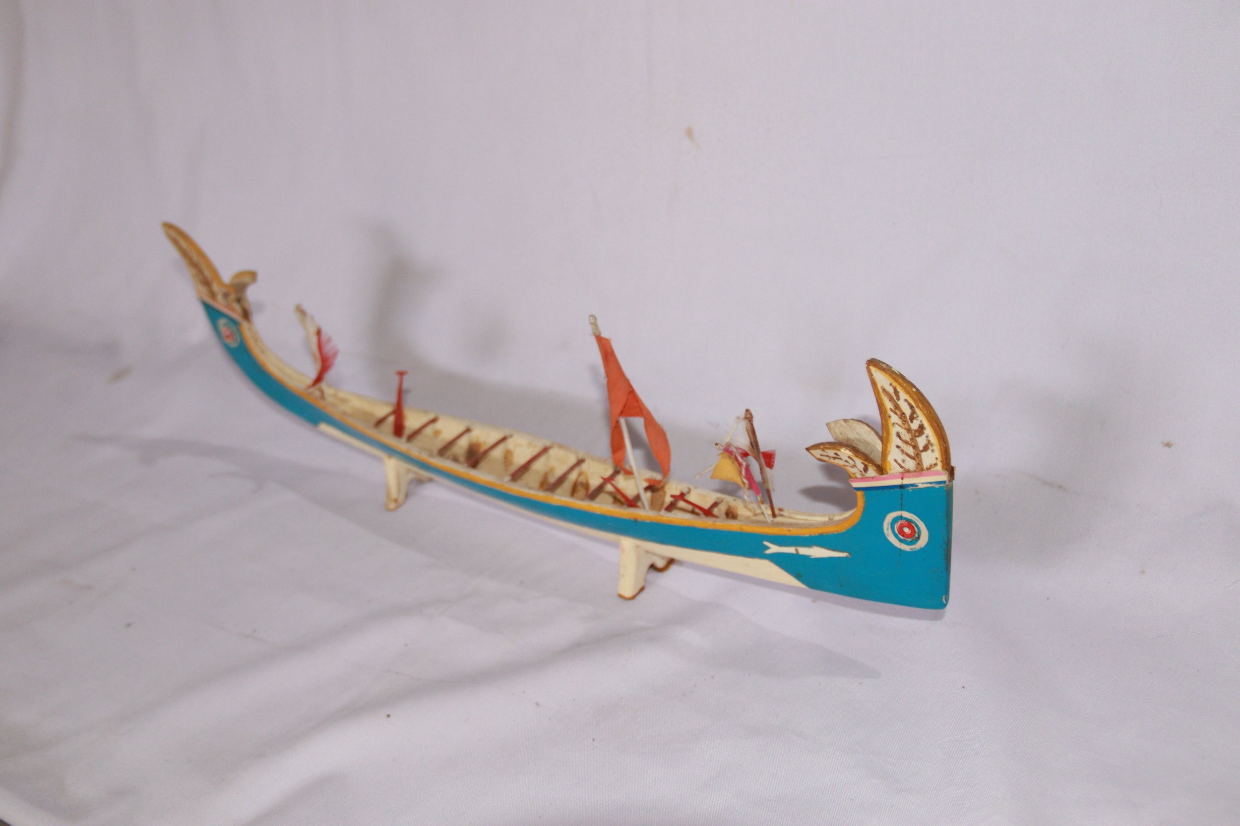 archive number: r-6-007
object reference: 
Belang Kampung Adat ____ Model
origin: Banda
date: 
notes: Belang are customary rowing boats used for centuries in Banda for a range of purposes, including naval warfare, ritual, racing and cultural events. 
