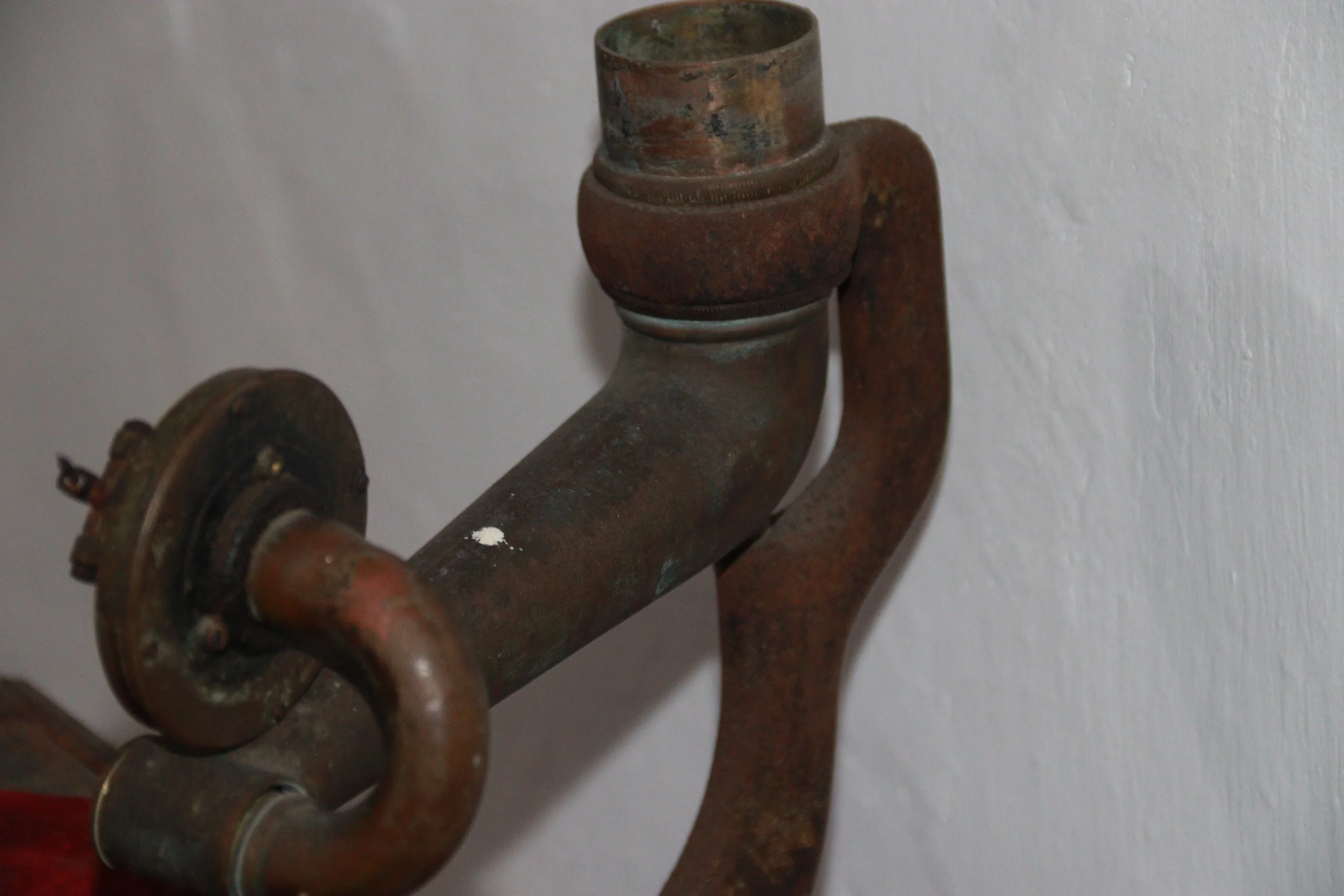 archive number: r-5-002
object reference: 
Record Player
origin: -
date: -
notes: This record player is displayed to symbolise Sutan Syahrir, who was famous for his love of music and entertaining local people during his exile in Banda