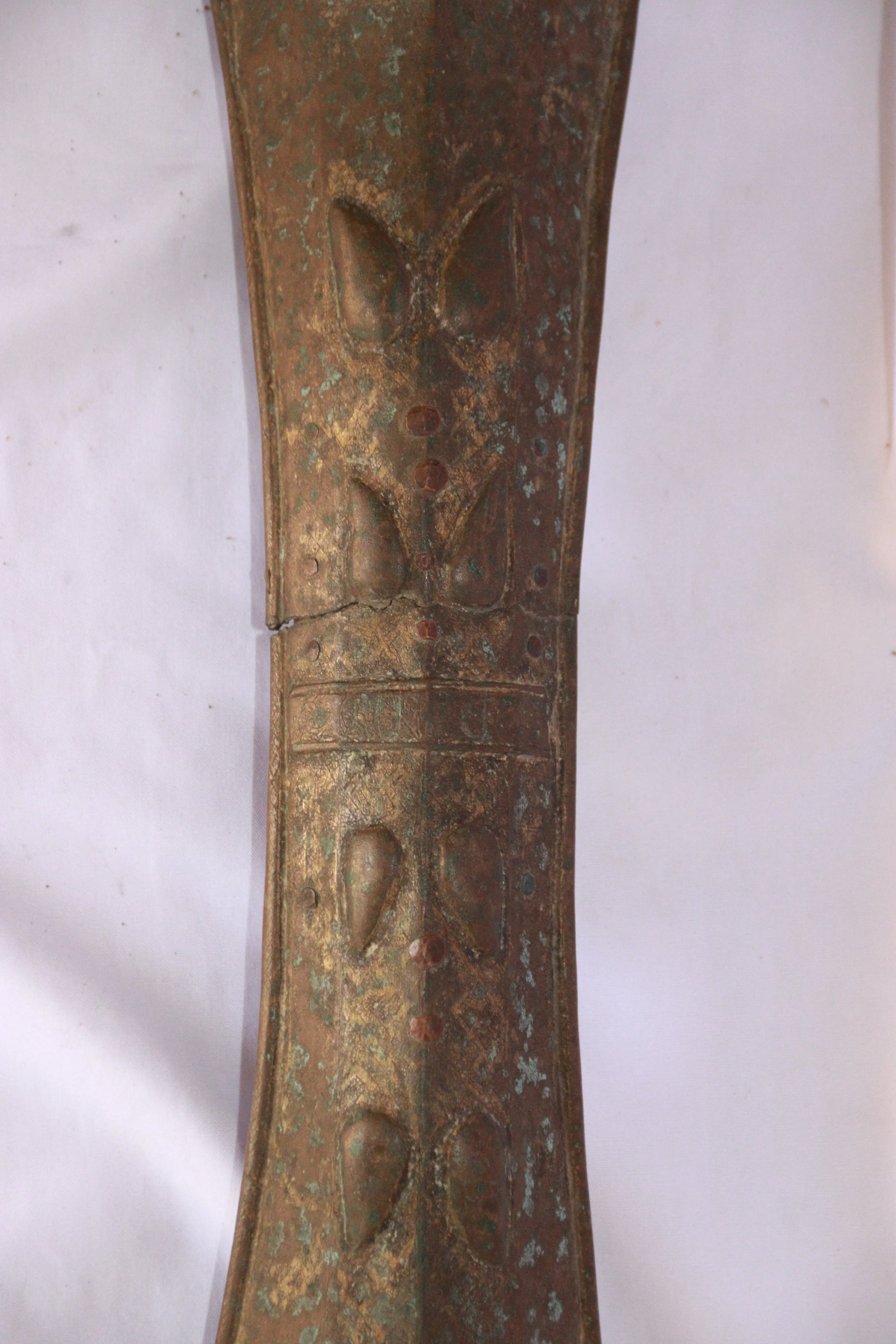 archive number: r-6-013
object reference: 
Bandanese Salawaku
origin: Banda
date: -
notes: Salawaku are traditional shields and a central component of Banda's customary attire. They were once used in tribal warfare, but now function mostly as ritual 