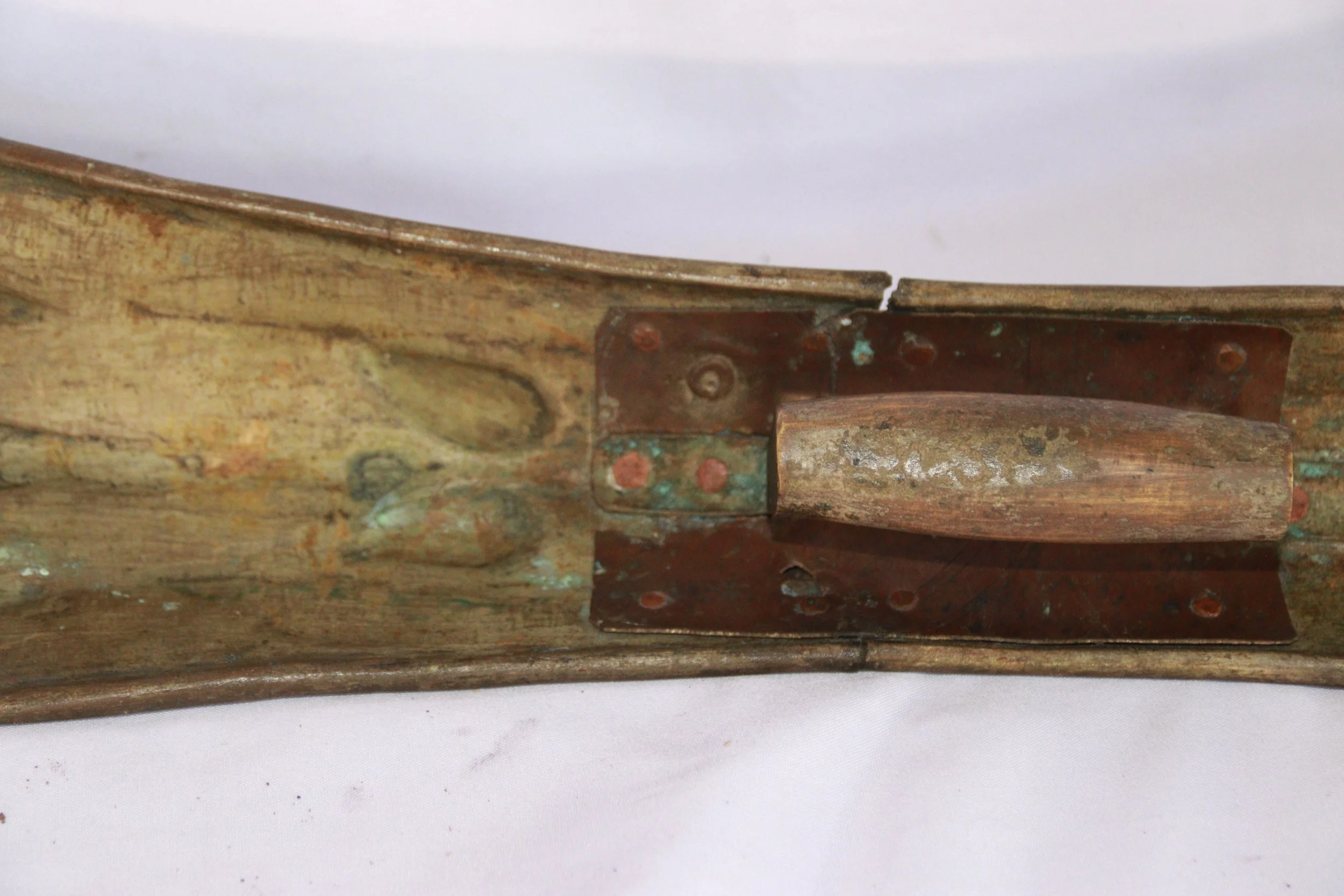 archive number: r-6-013
object reference: 
Bandanese Salawaku
origin: Banda
date: -
notes: Salawaku are traditional shields and a central component of Banda's customary attire. They were once used in tribal warfare, but now function mostly as ritual 