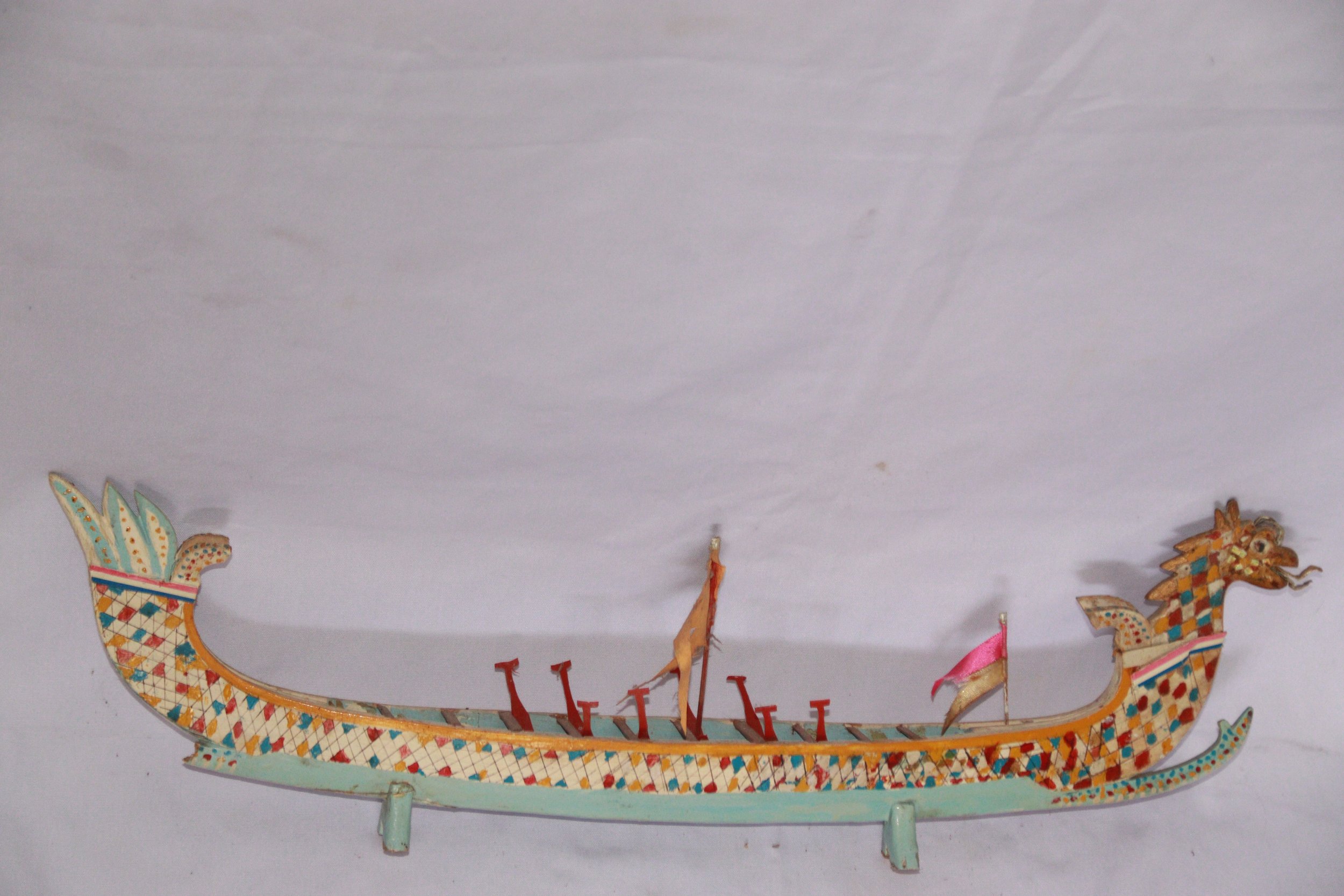 archive number: r-6-001
object reference: 
Belang Kampung Adat Ratu Model
origin: Banda
date: 
notes: Belang are customary rowing boats used for centuries in Banda for a range of purposes, including naval warfare, ritual, racing and cultural events. 