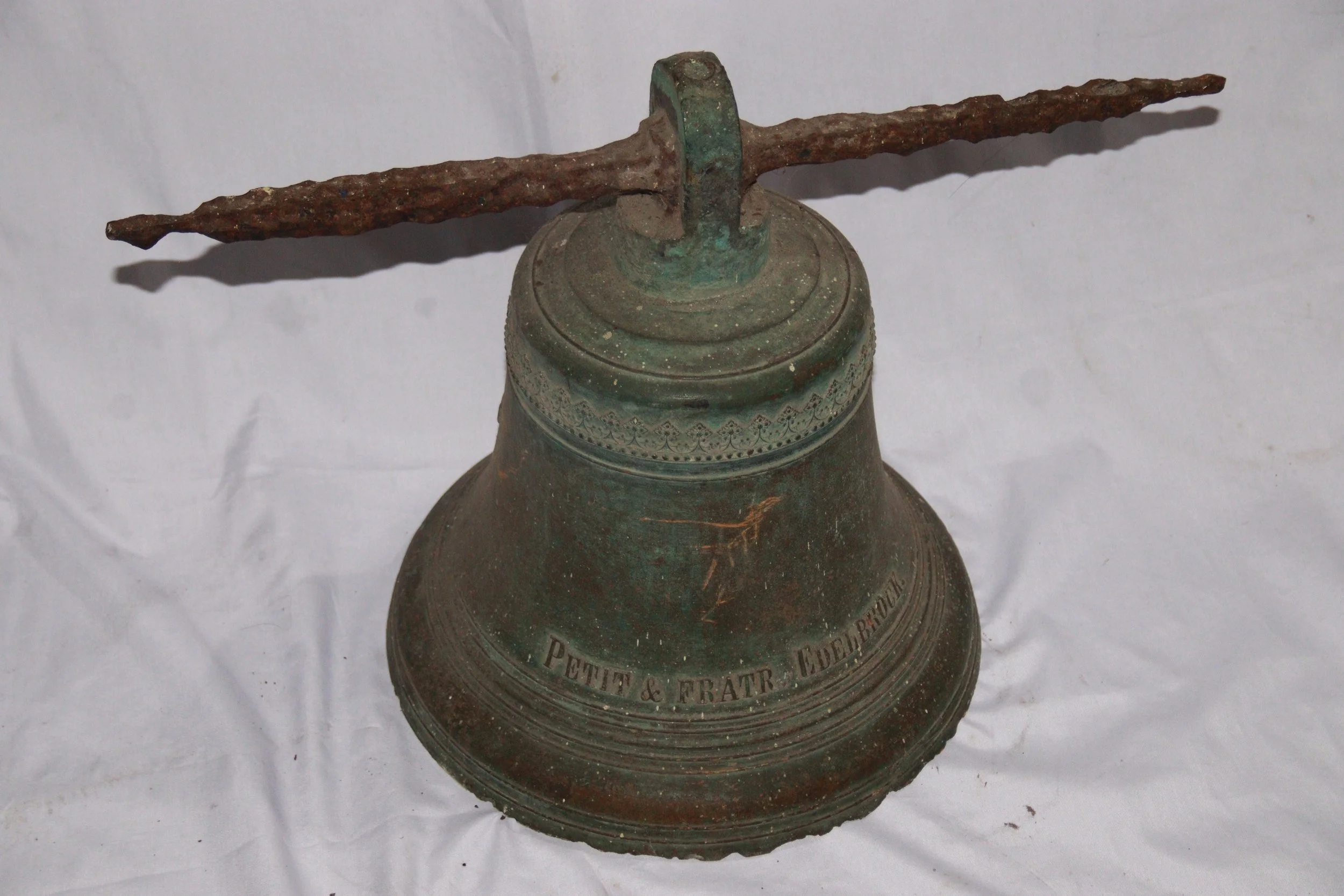archive number: r-3-008
object reference: Speceryland Perk Bell
origin: The Netherlands (Assumed)
date: 1883
notes: These bells were used in nutmeg plantations in their time, to signal when the plantation labourers should begin and end their harvesti