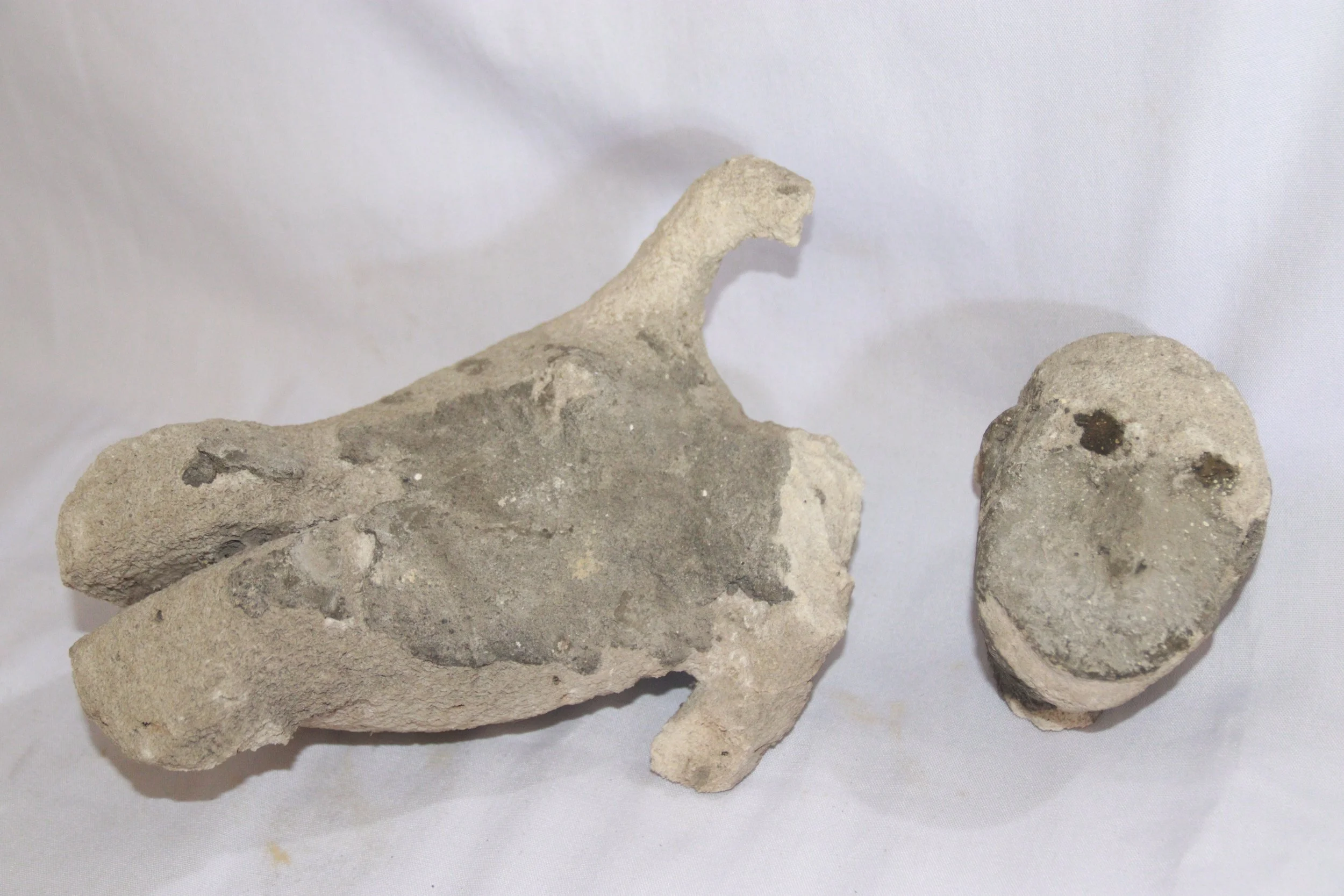 archive number: r-1-0121
object reference: 
object reference: 
Megalithic Sculptures (assumed)
origin: Banda
date: -
notes: These statues are made of limestone, andesite, and other local rocks, made using simple tools. Because there is no definitive 