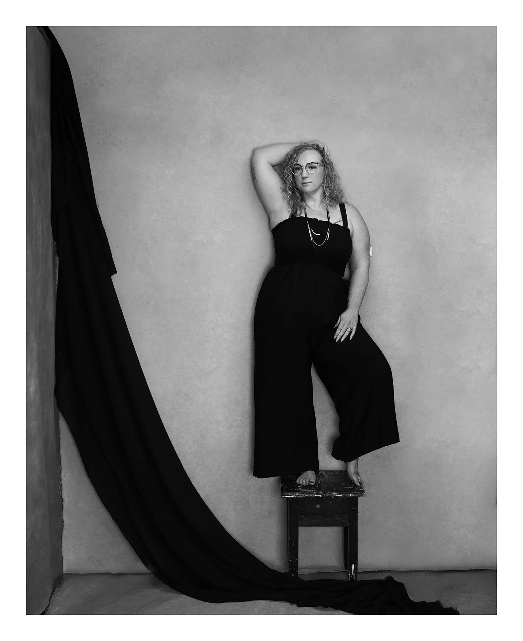 red-deer-portrait-photographer-black-and-white-fashion-editorial.webp