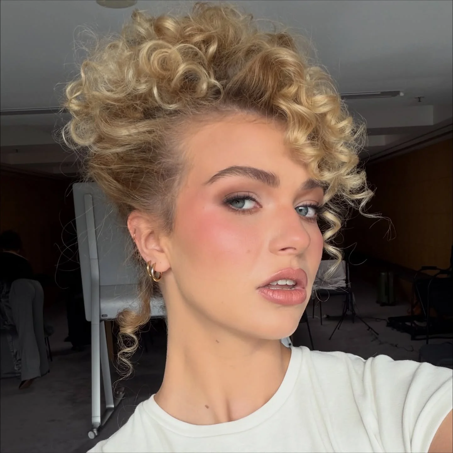 Makeup by me for @ashacooper_ for NGV Westwood X Kawakubo Exhibition in @heraldsun 
@tonicagency.commercial 
Hair by @caseymalady_makeupartist 

#melbournemakeupartist #ngv #eventmakeup