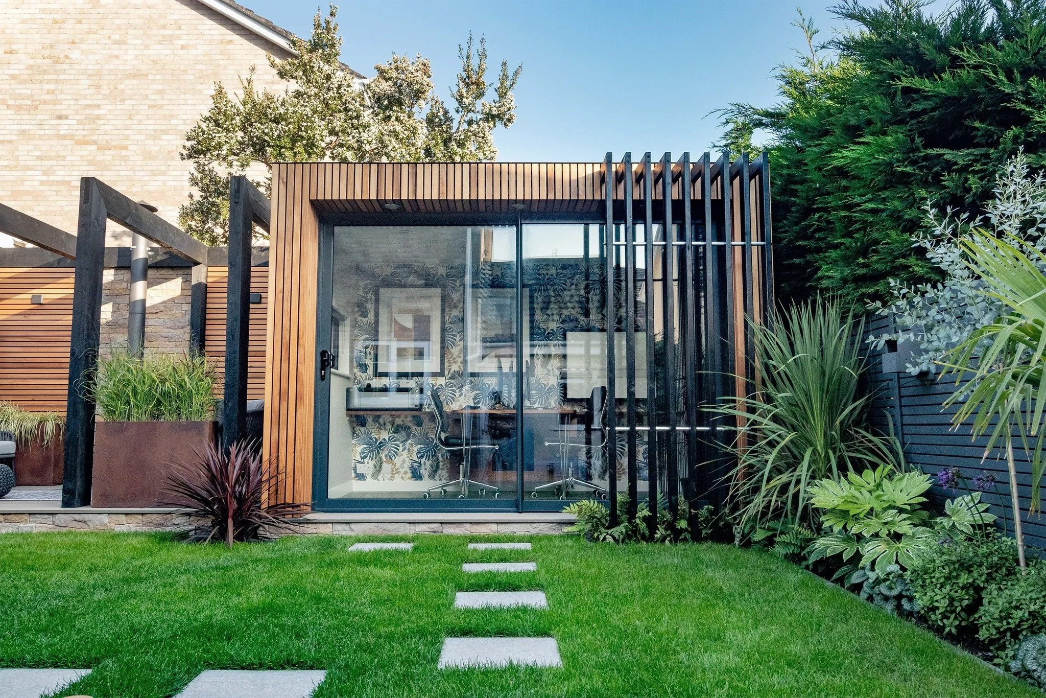 👀 SEE IT. FEEL IT. LOVE IT.

Come and visit our Show Pod in Worthing and step inside your future garden room.

✔️ See the build quality
✔️ Feel the space
✔️ Imagine it in your own garden

And this summer &ndash; get a FREE air conditioning unit with