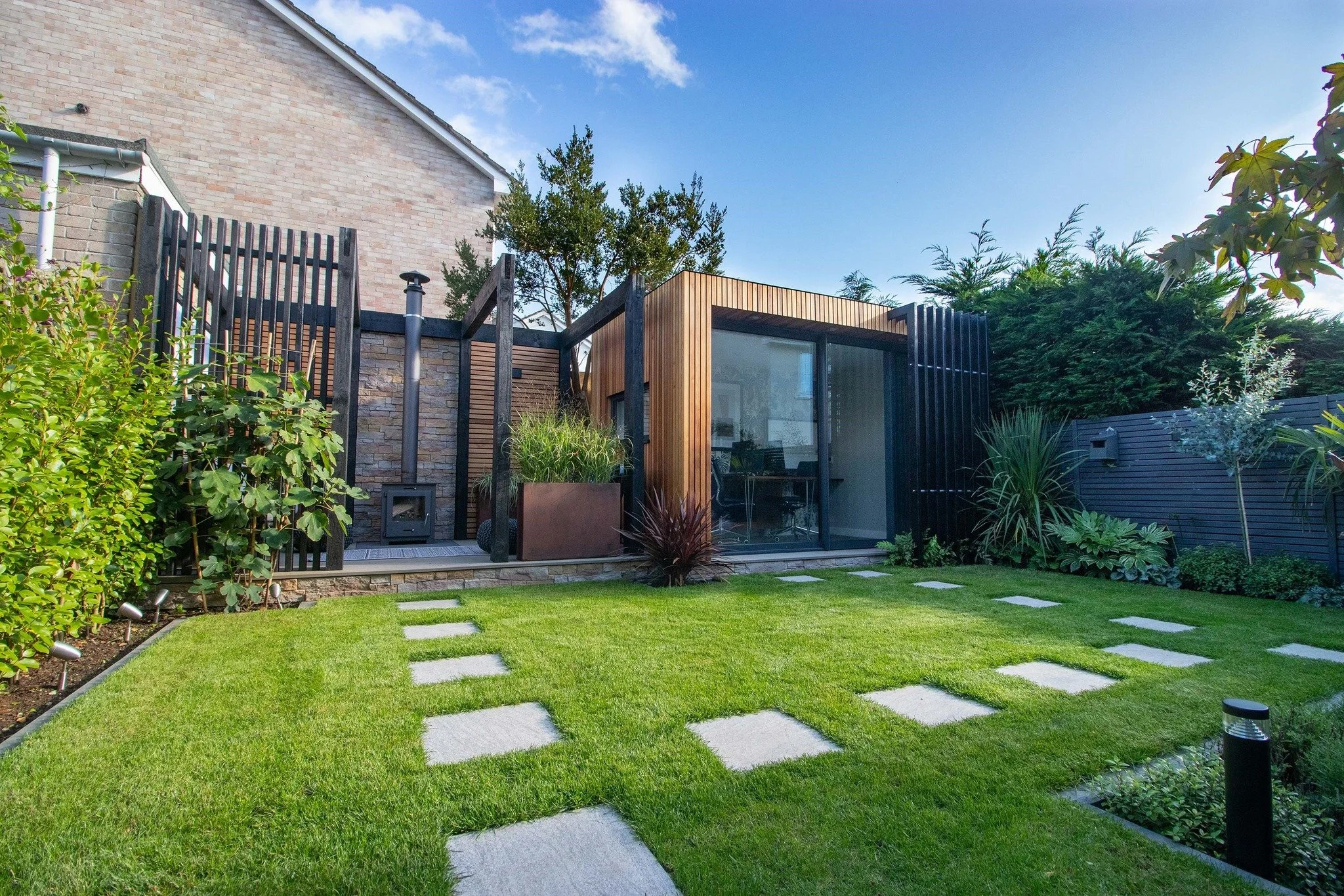 🔥 SEE IT FOR YOURSELF IN WORTHING! 🔥

Our show pod is ready and waiting &ndash; come and experience the quality, space and comfort of a Sussex Garden Room in person.

👉 And this summer, every Garden Room order comes with a FREE air conditioning un