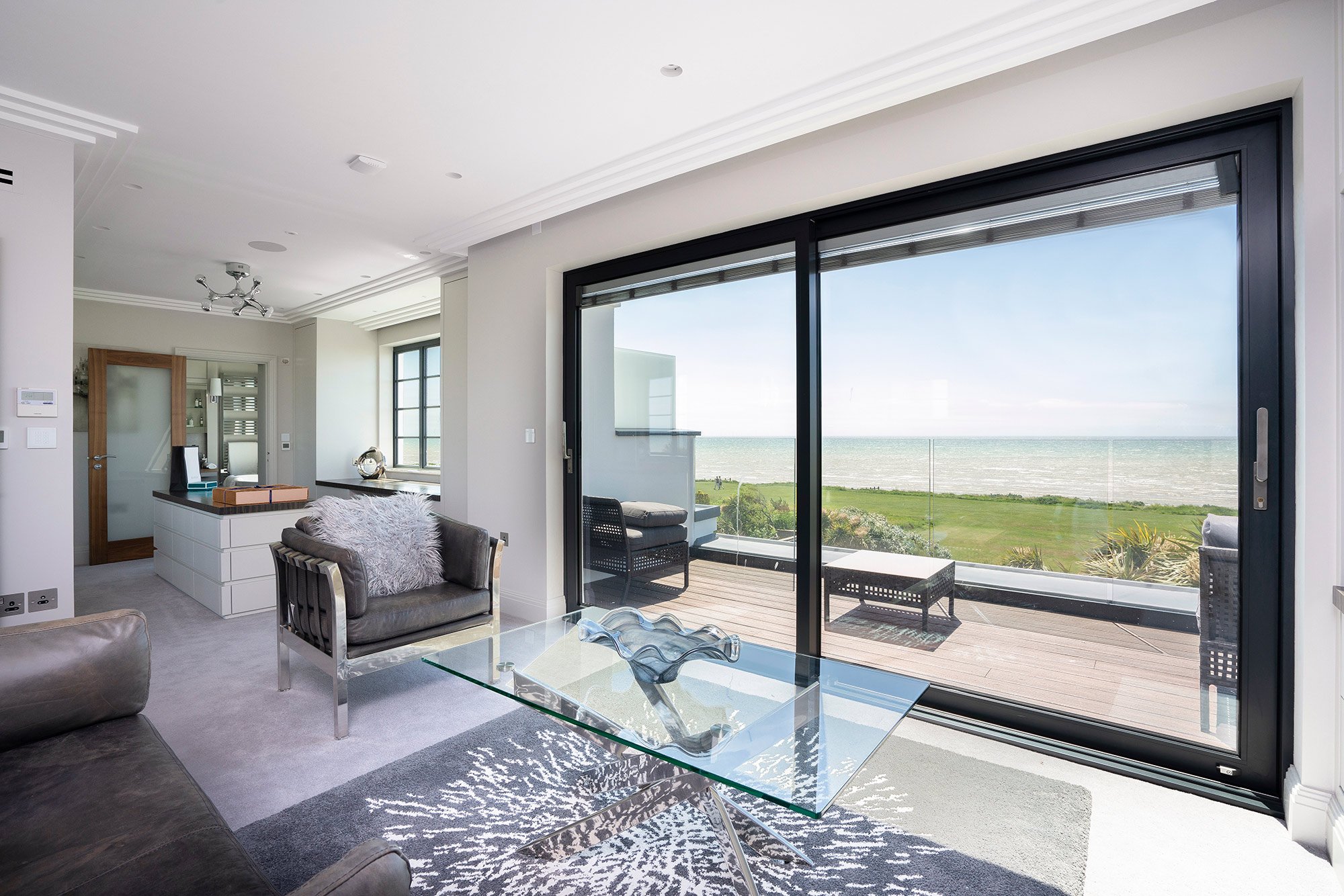 Luxury Master Bedroom with Sea view