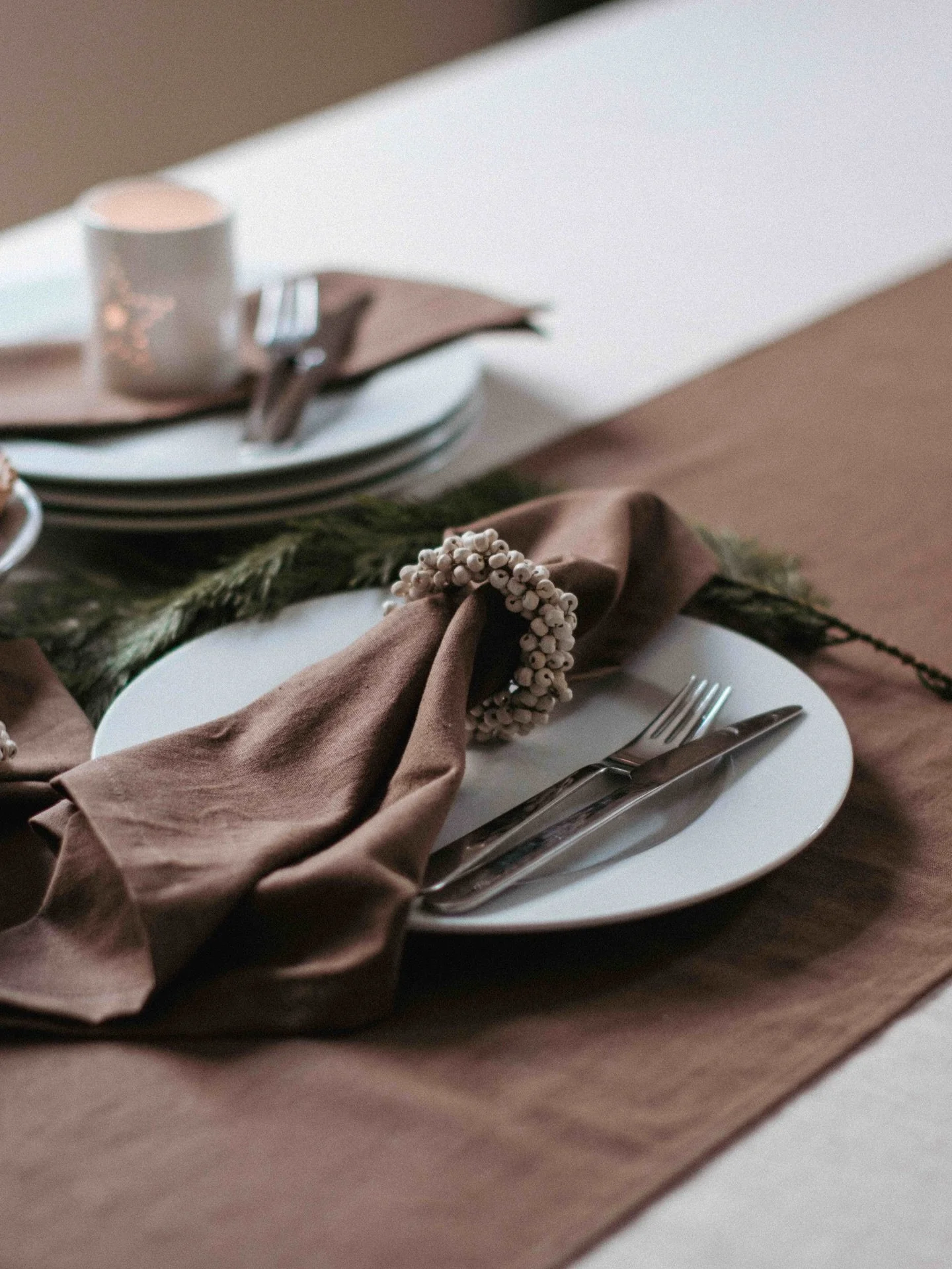 Our chocolate brown linens have been flying out this festive season and our white beaded napkin rings are the perfect finishing touch 🤎

The cut off for our handmade products is Monday 8th December, get your order in before it&rsquo;s too late.  #ta