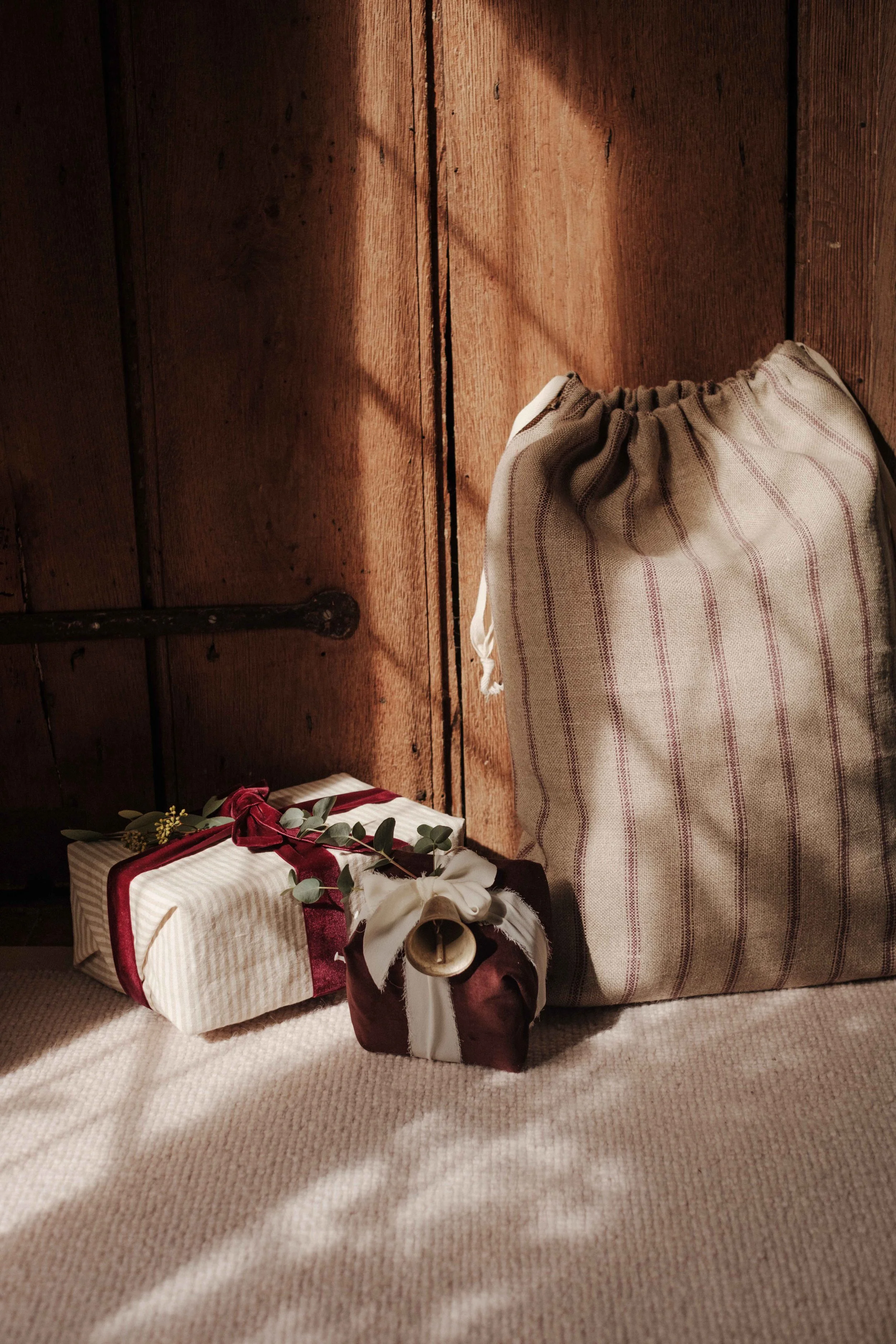 scarlett-red-stripe-sack-detail.jpg