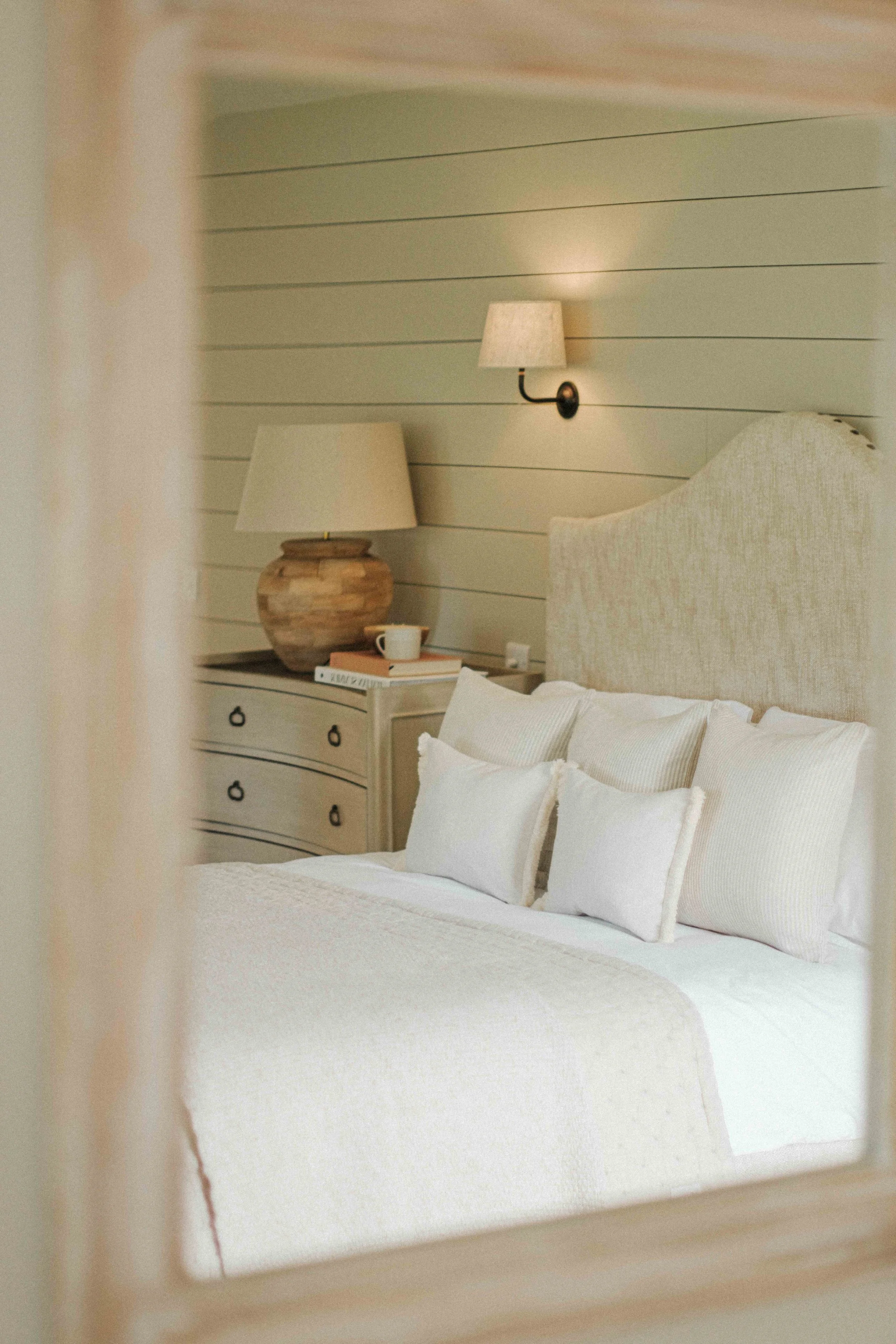 natural=bedroom-cushion-combo-side.jpeg
