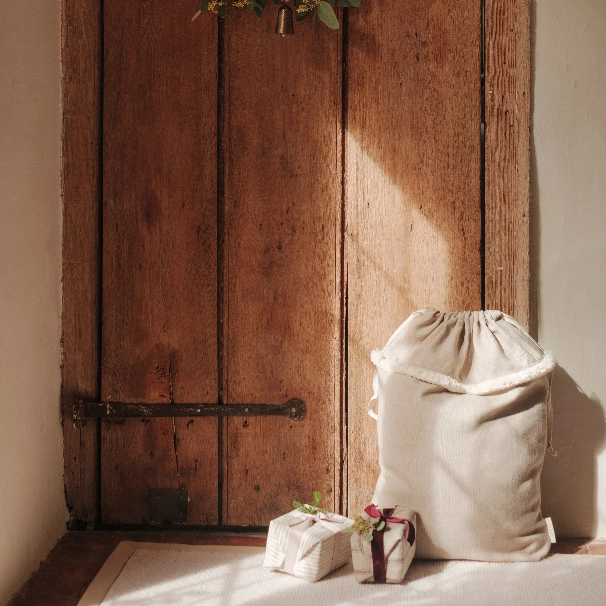 tallulah-rustic-linen-sack-wide.jpg